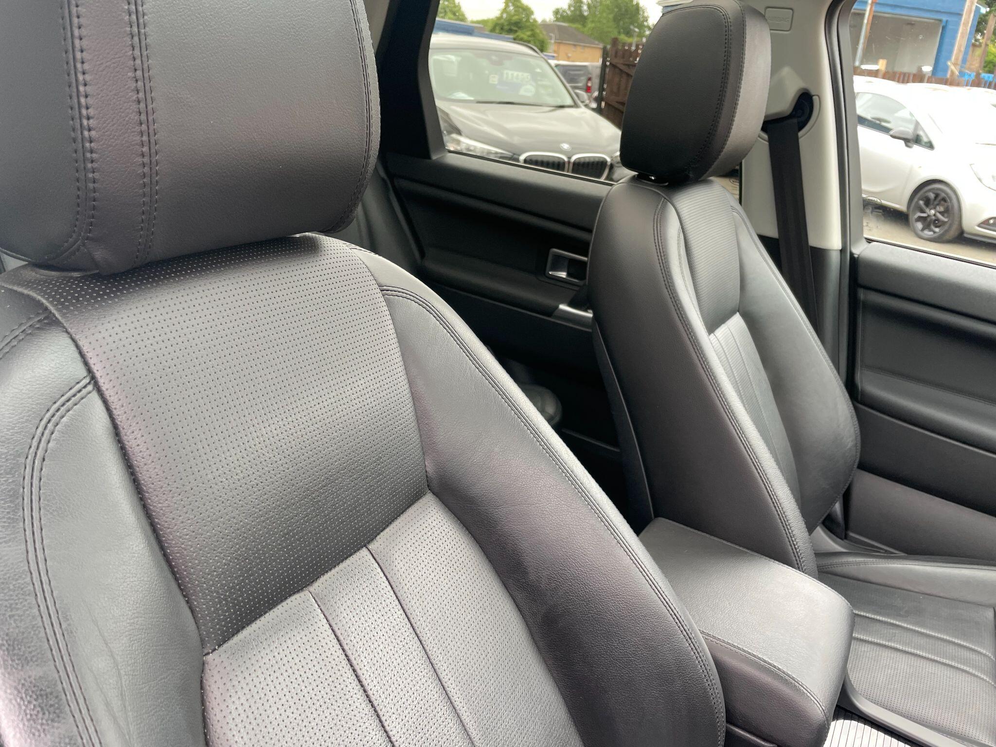 Land Rover Discovery Sport view 16