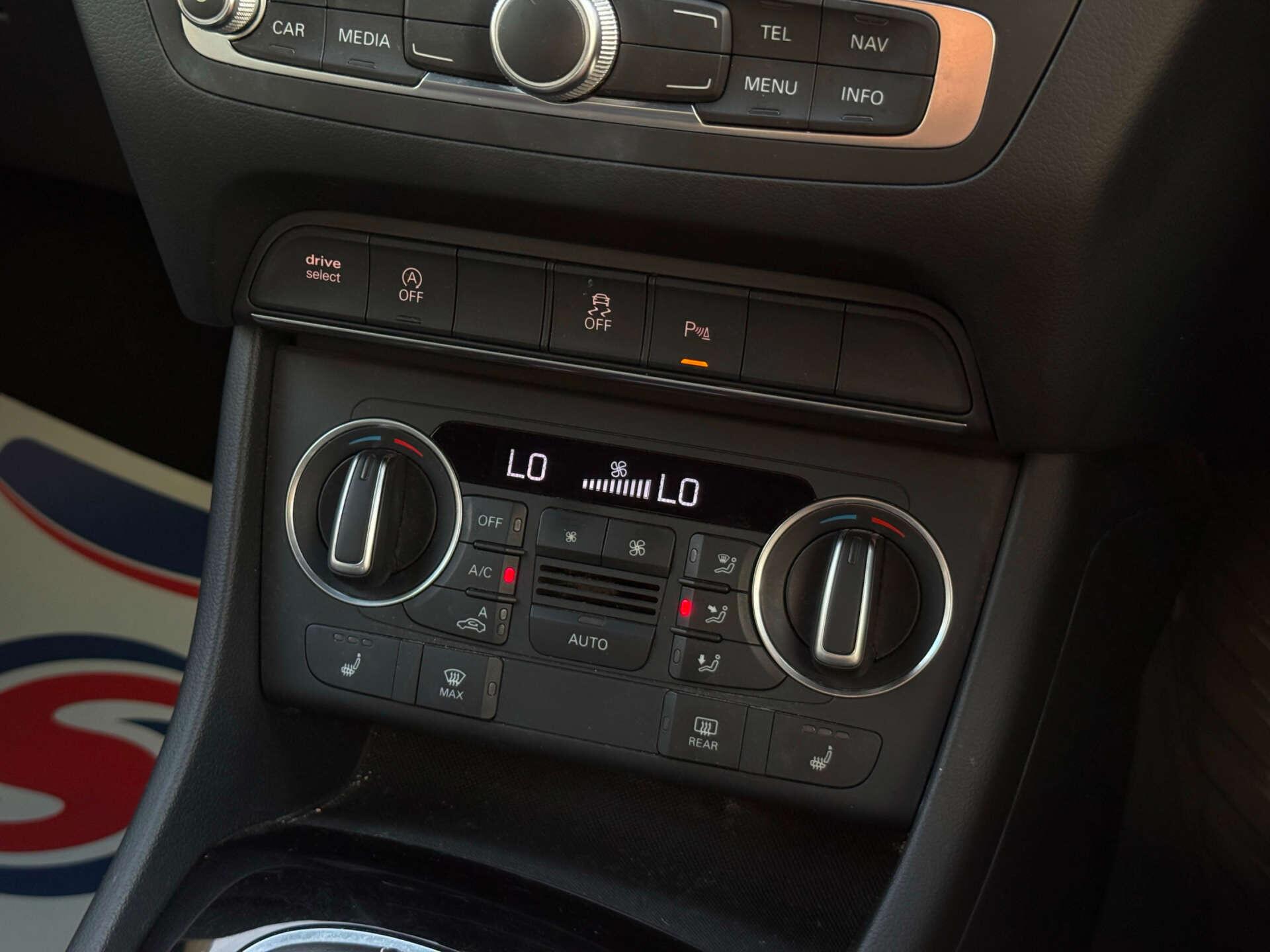 Audi Q3 view 63