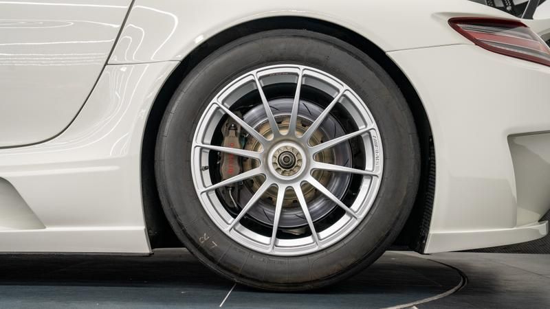 Mercedes-Benz SLS view 24