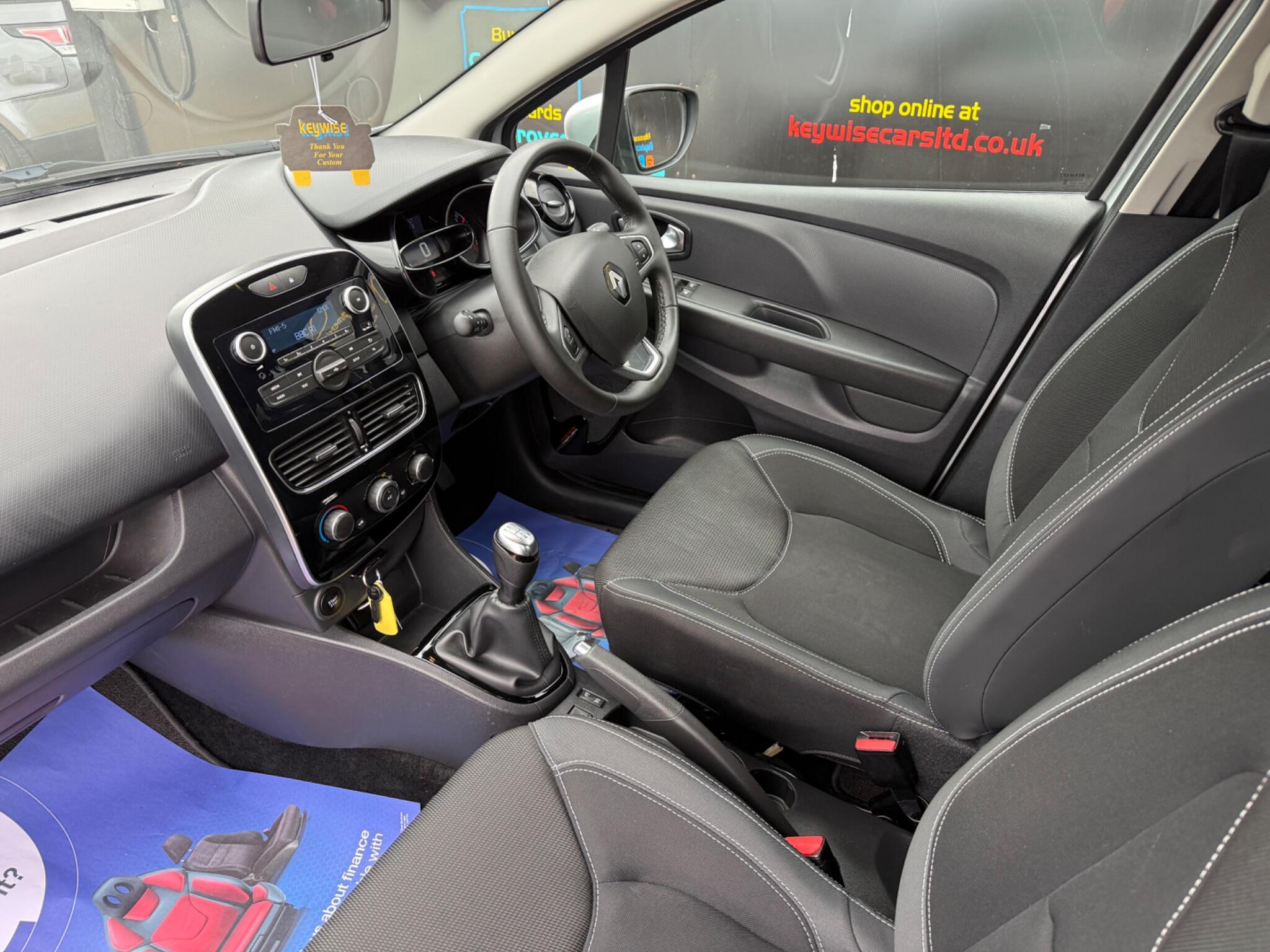 Renault Clio view 19
