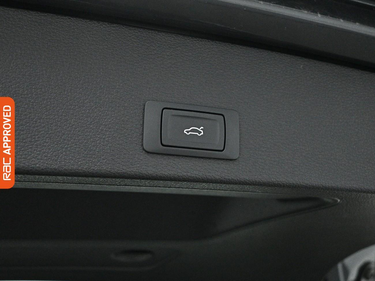 Audi Q2 view 27