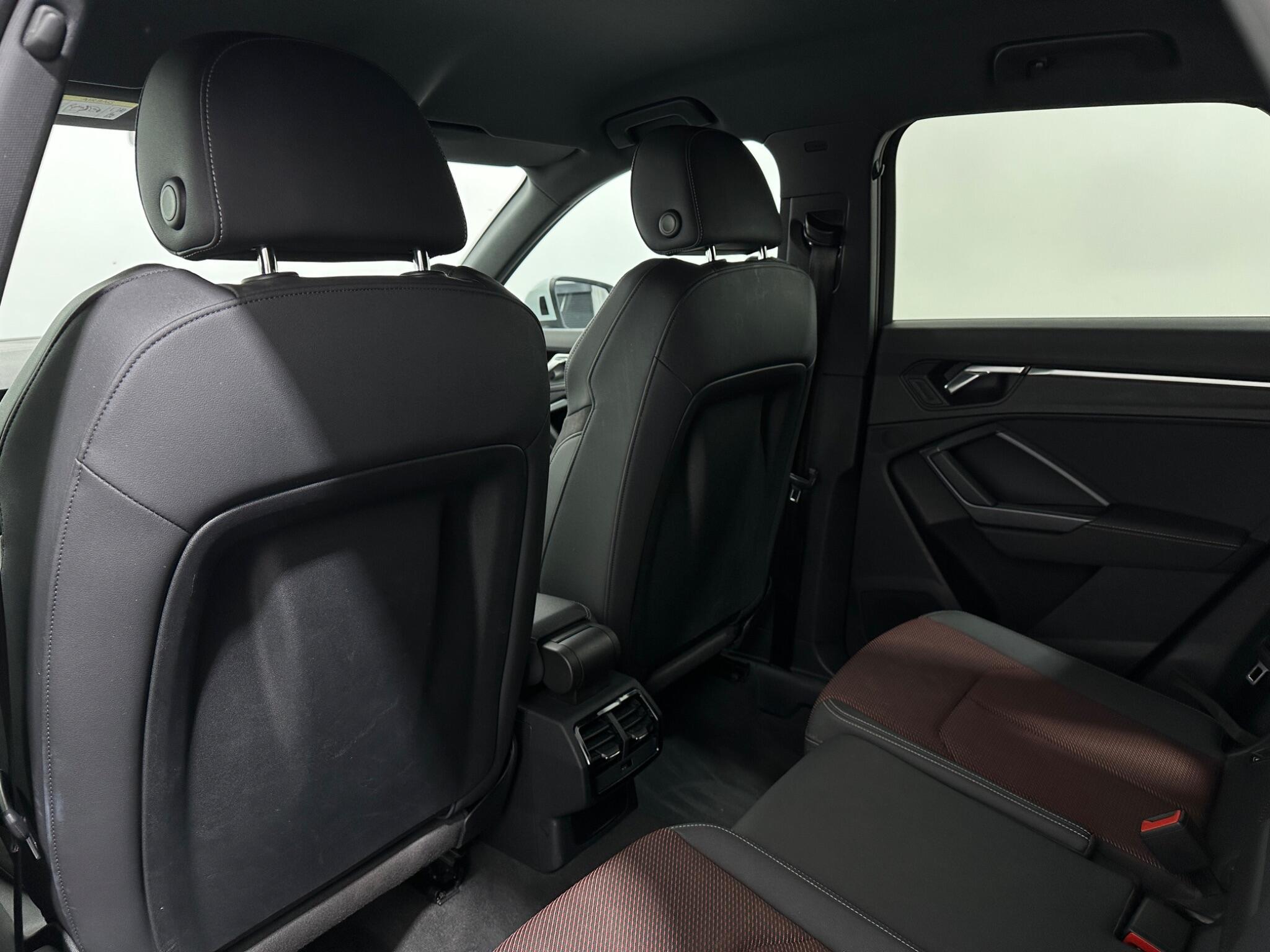 Audi Q3 view 37
