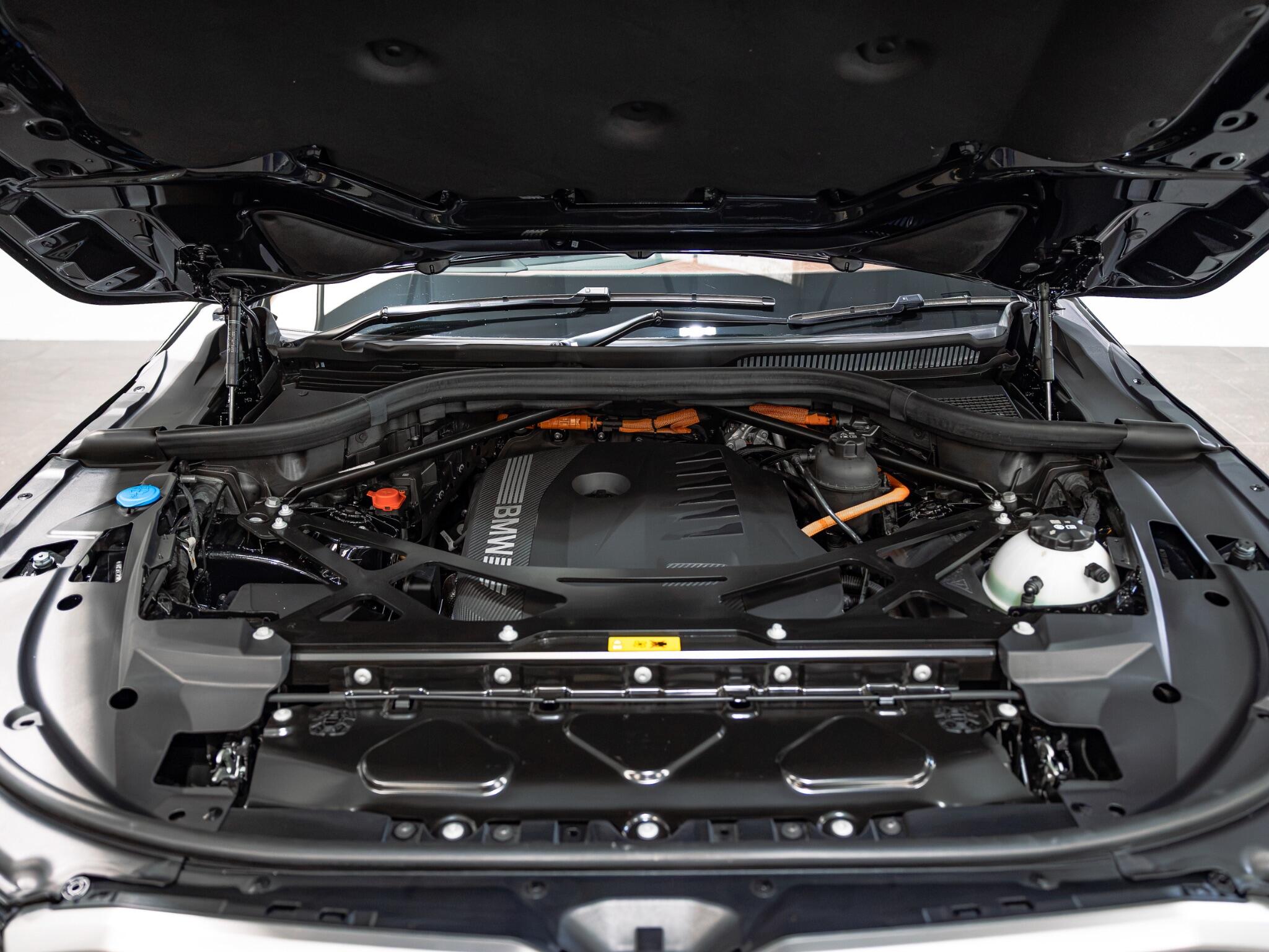 BMW XM view 35