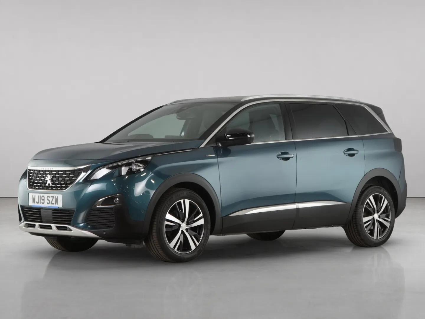 Peugeot 5008 view 2