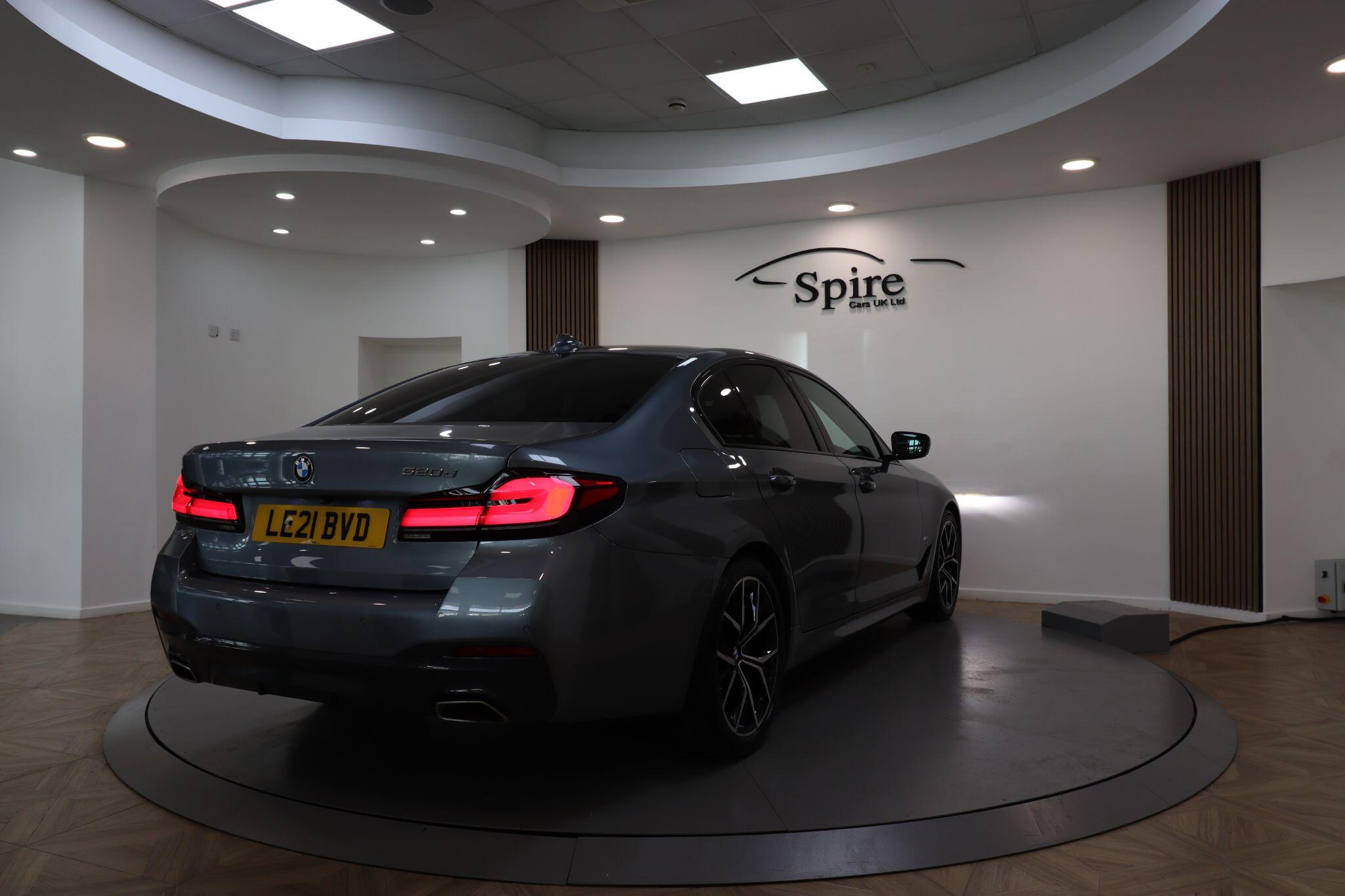 BMW 5 Series view 44
