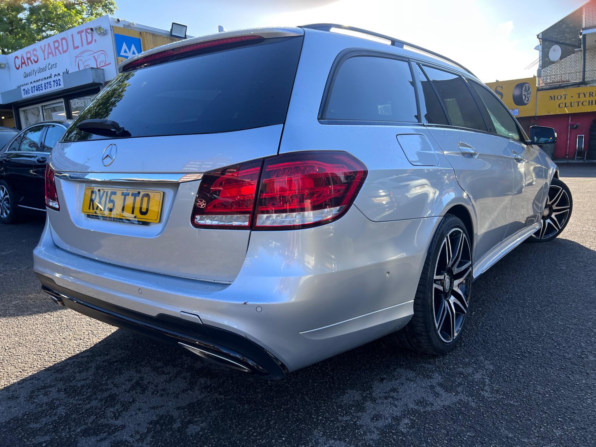 Mercedes-Benz E Class view 15
