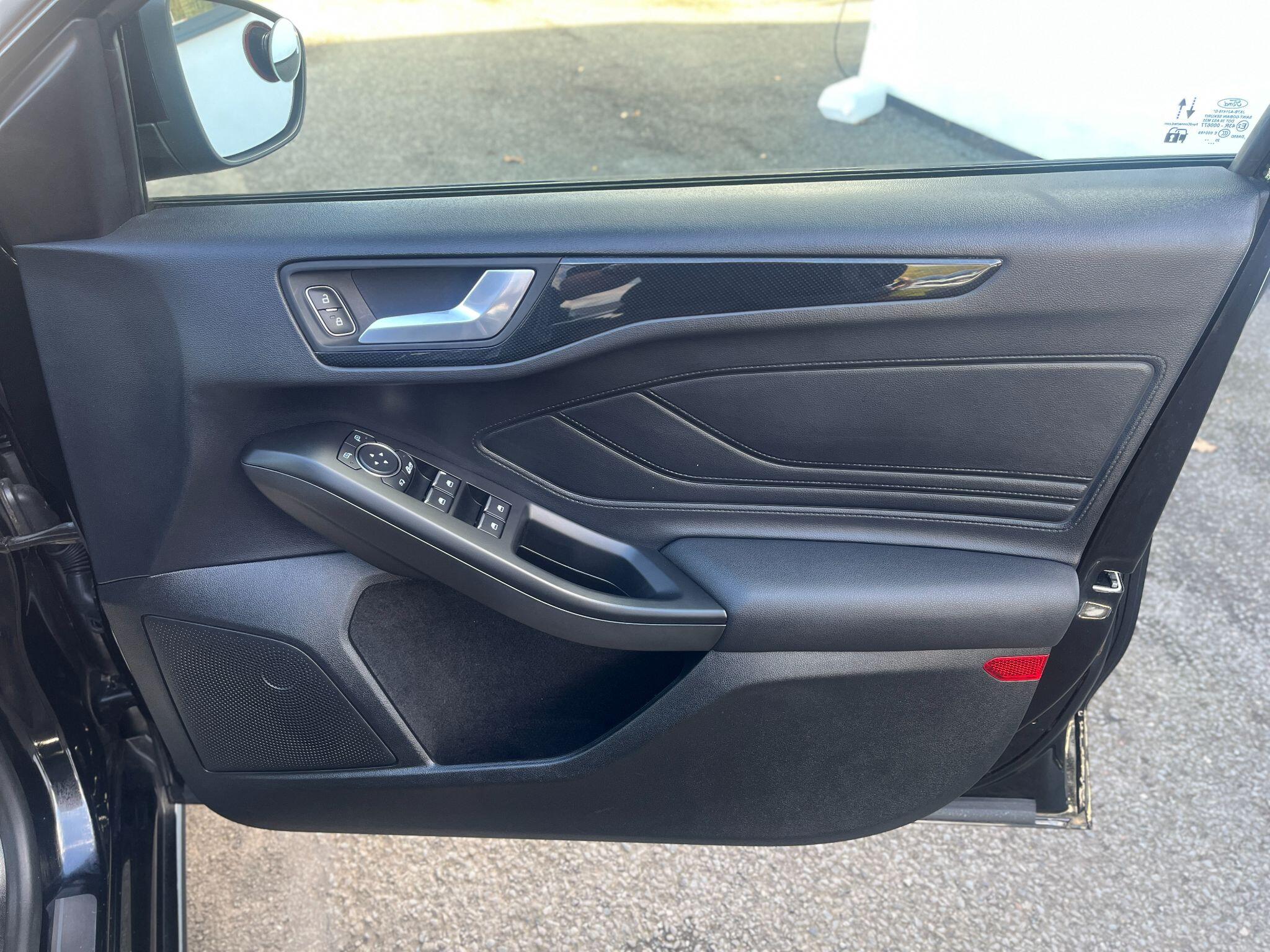 Ford Focus view 27