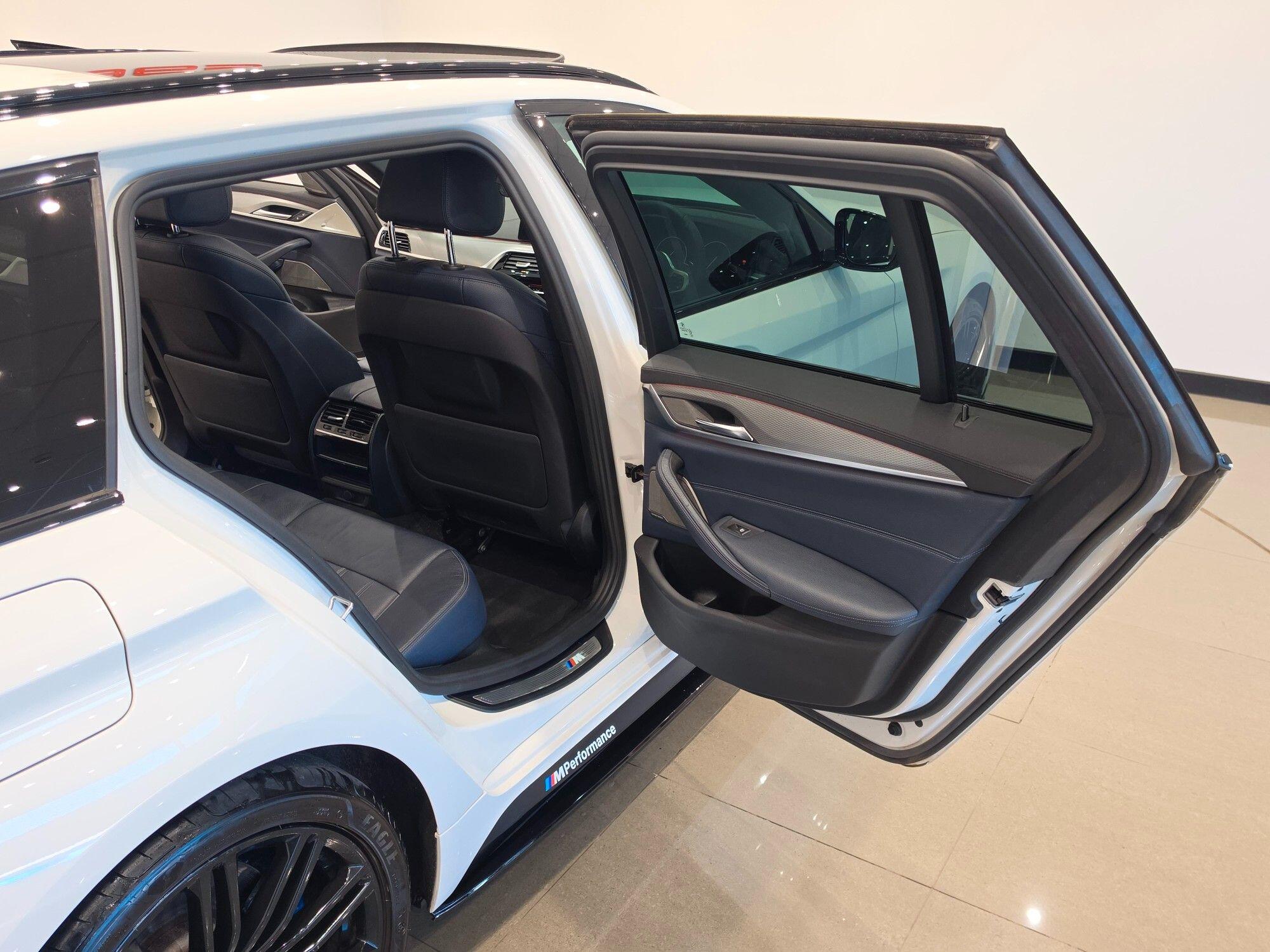 BMW 5 Series view 63