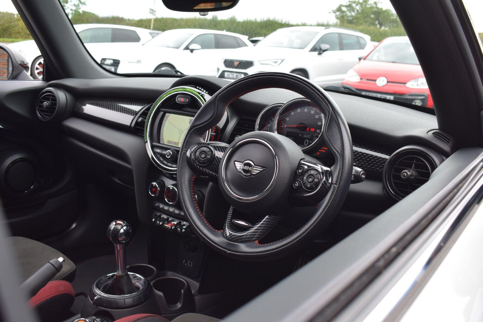 Mini Hatch view 11