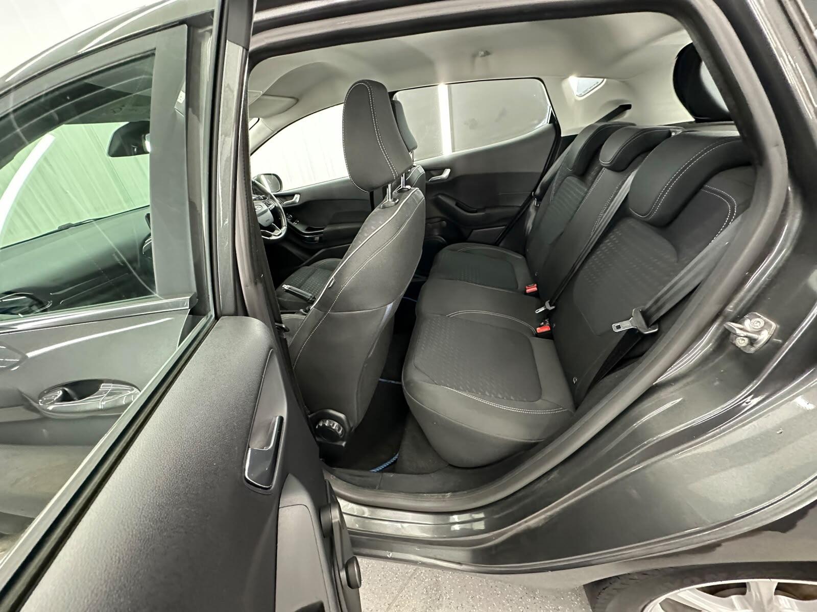 Ford Fiesta view 31