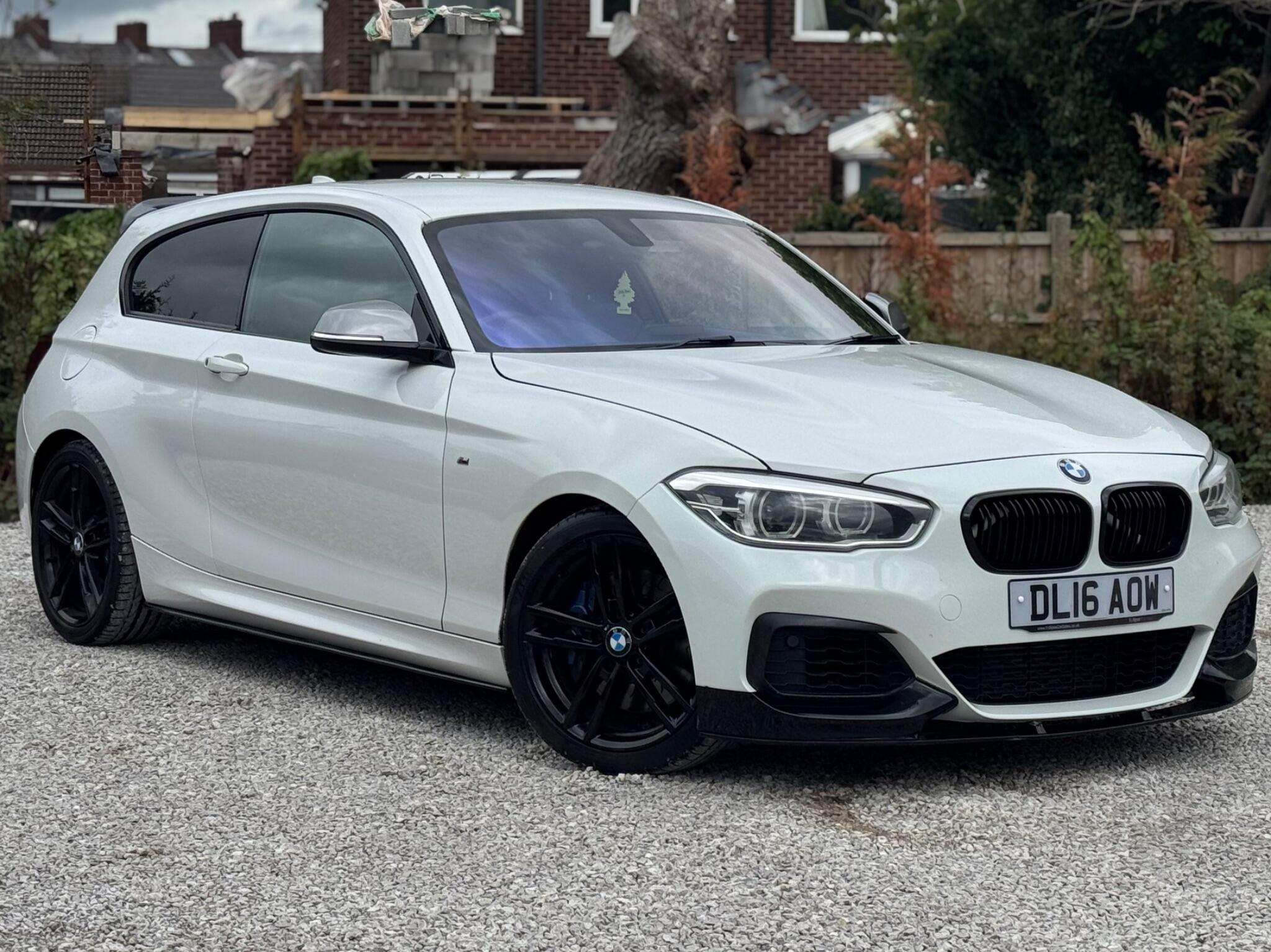BMW 1 Series view 25