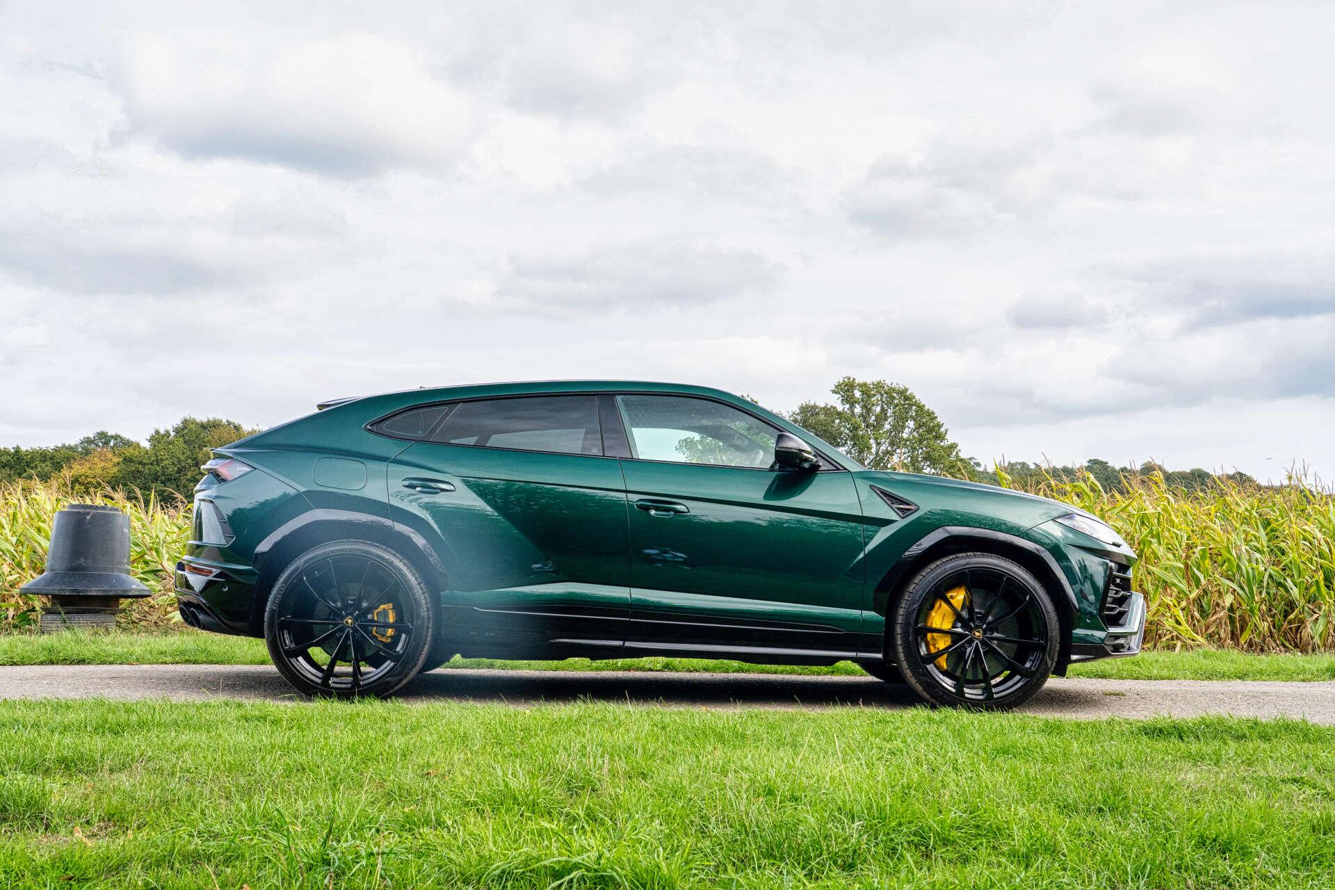 Lamborghini Urus view 4