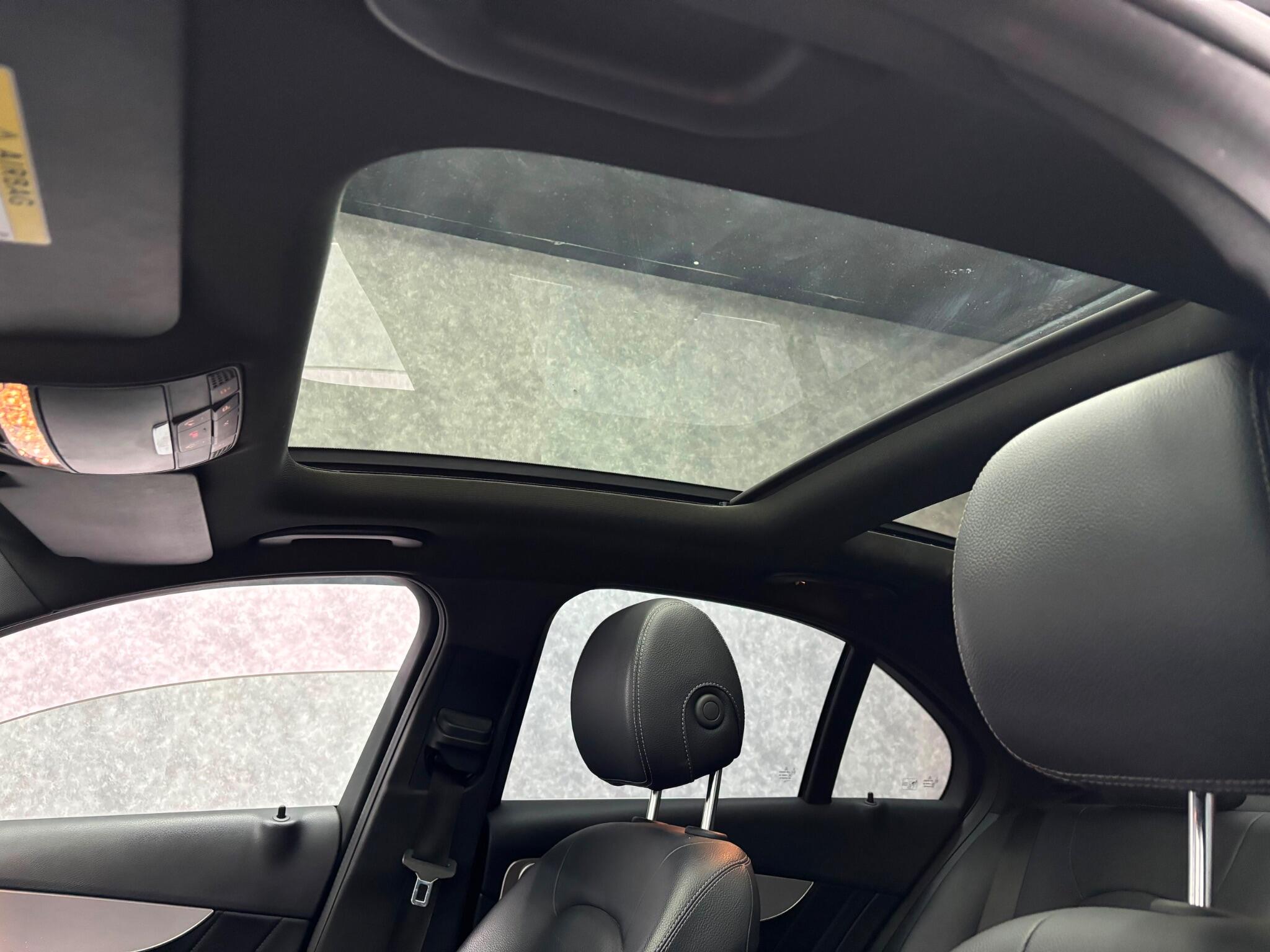 Mercedes-Benz C Class view 29