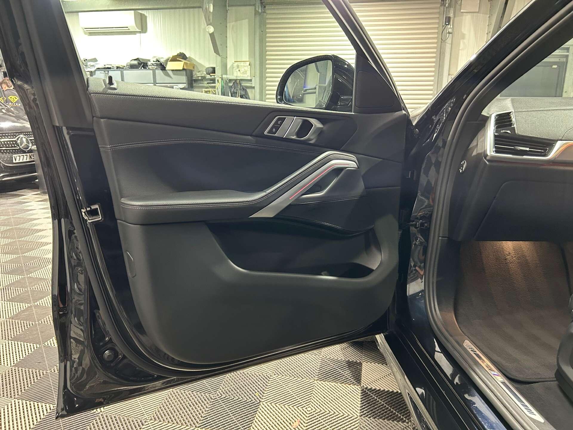 BMW X6 view 21