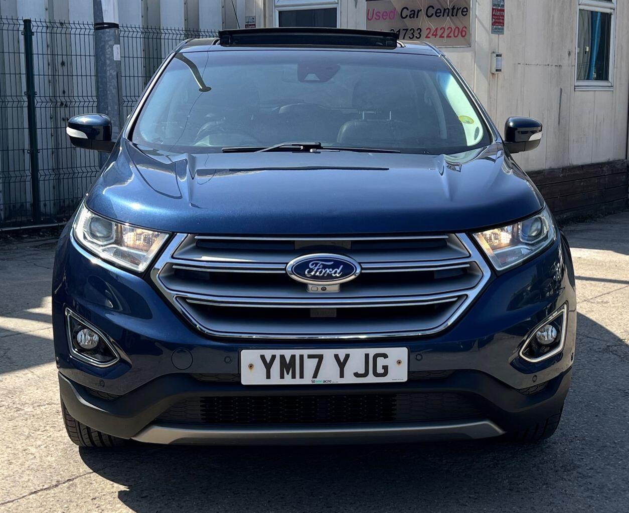 Ford Edge view 6