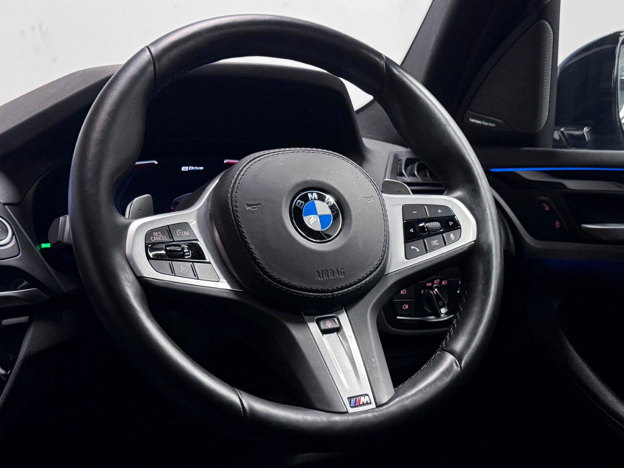 BMW X3 view 12