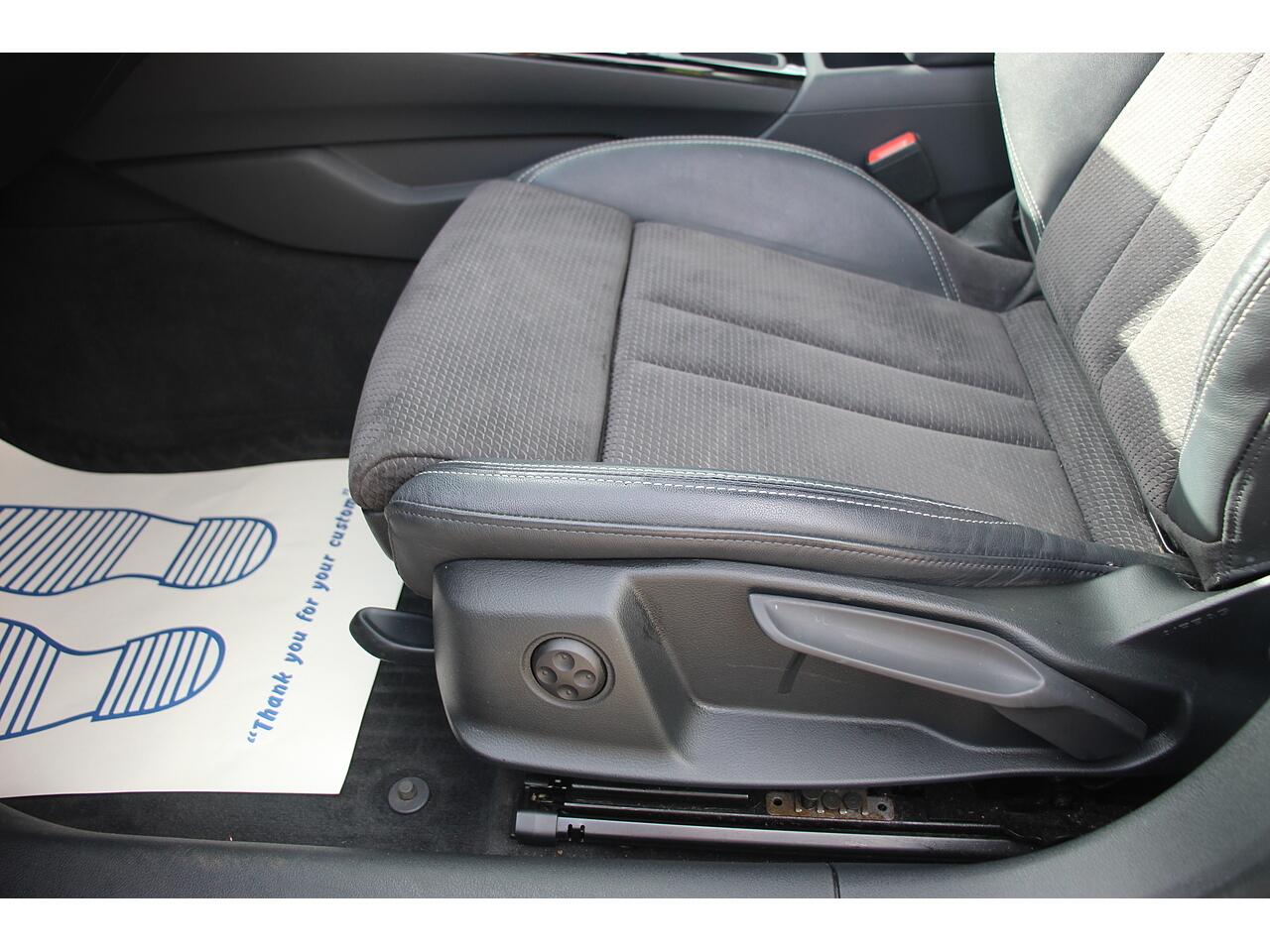 Audi A4 Avant view 18