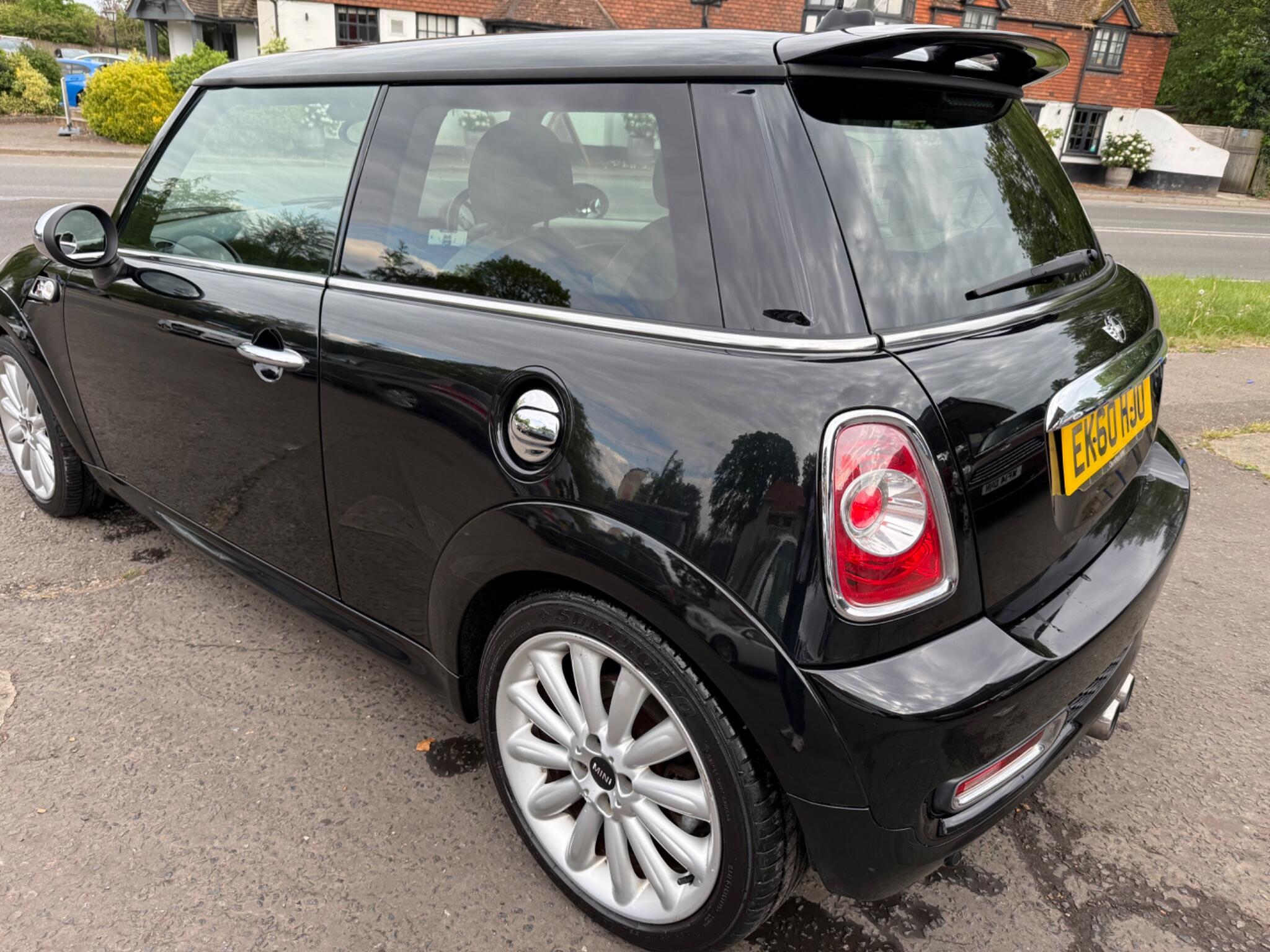 Mini Hatch view 7