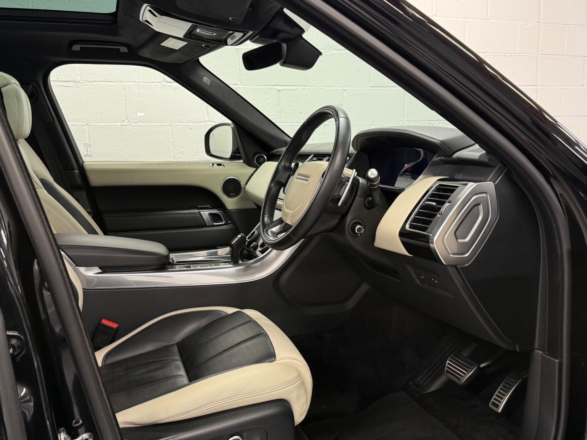 Land Rover Range Rover Sport view 11