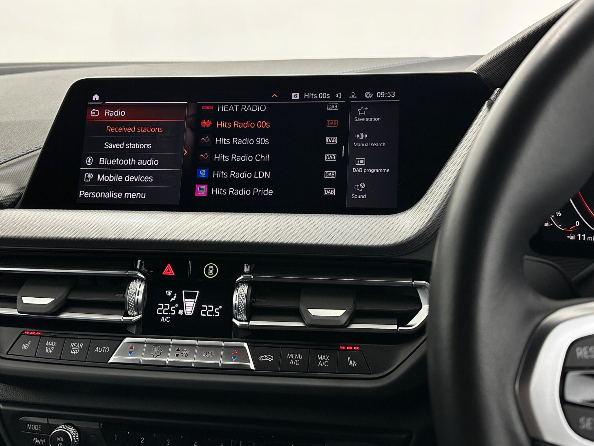 BMW 1 Series view 25