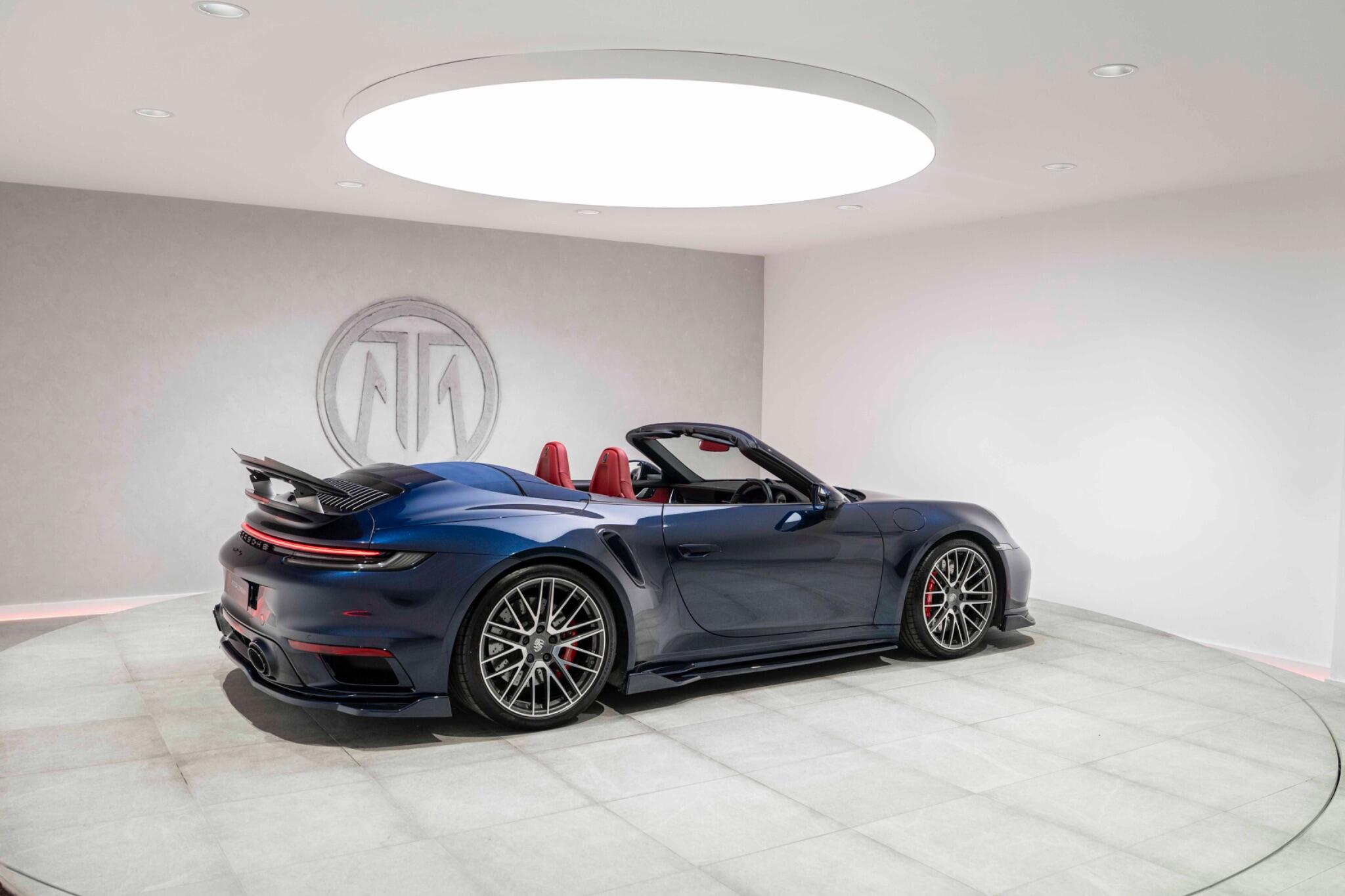 Porsche 911 view 14