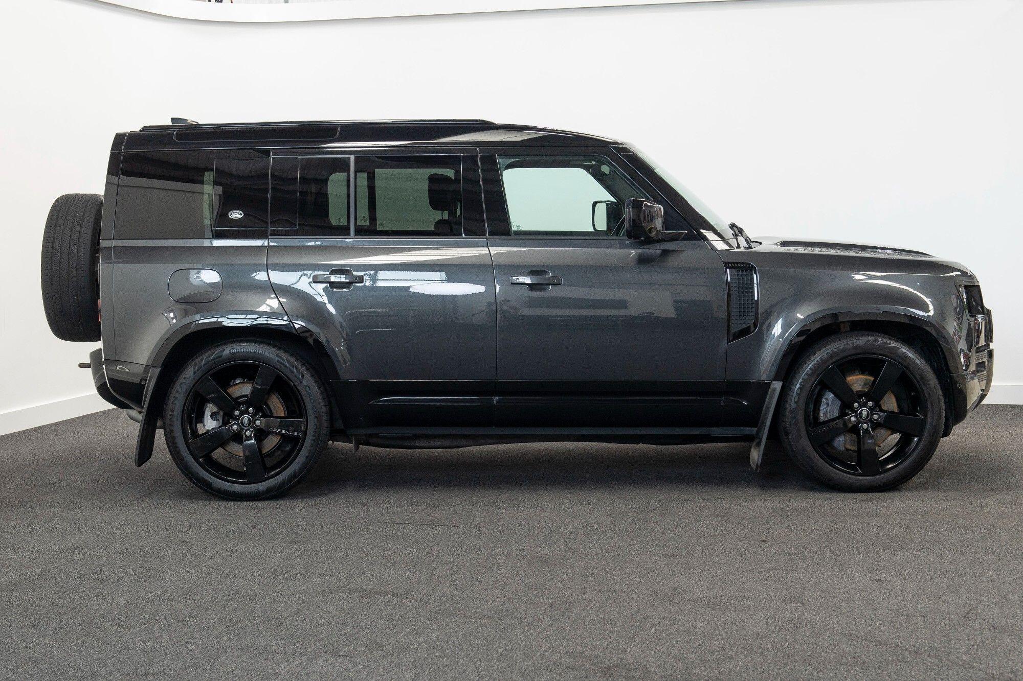 Land Rover Defender 110 view 2