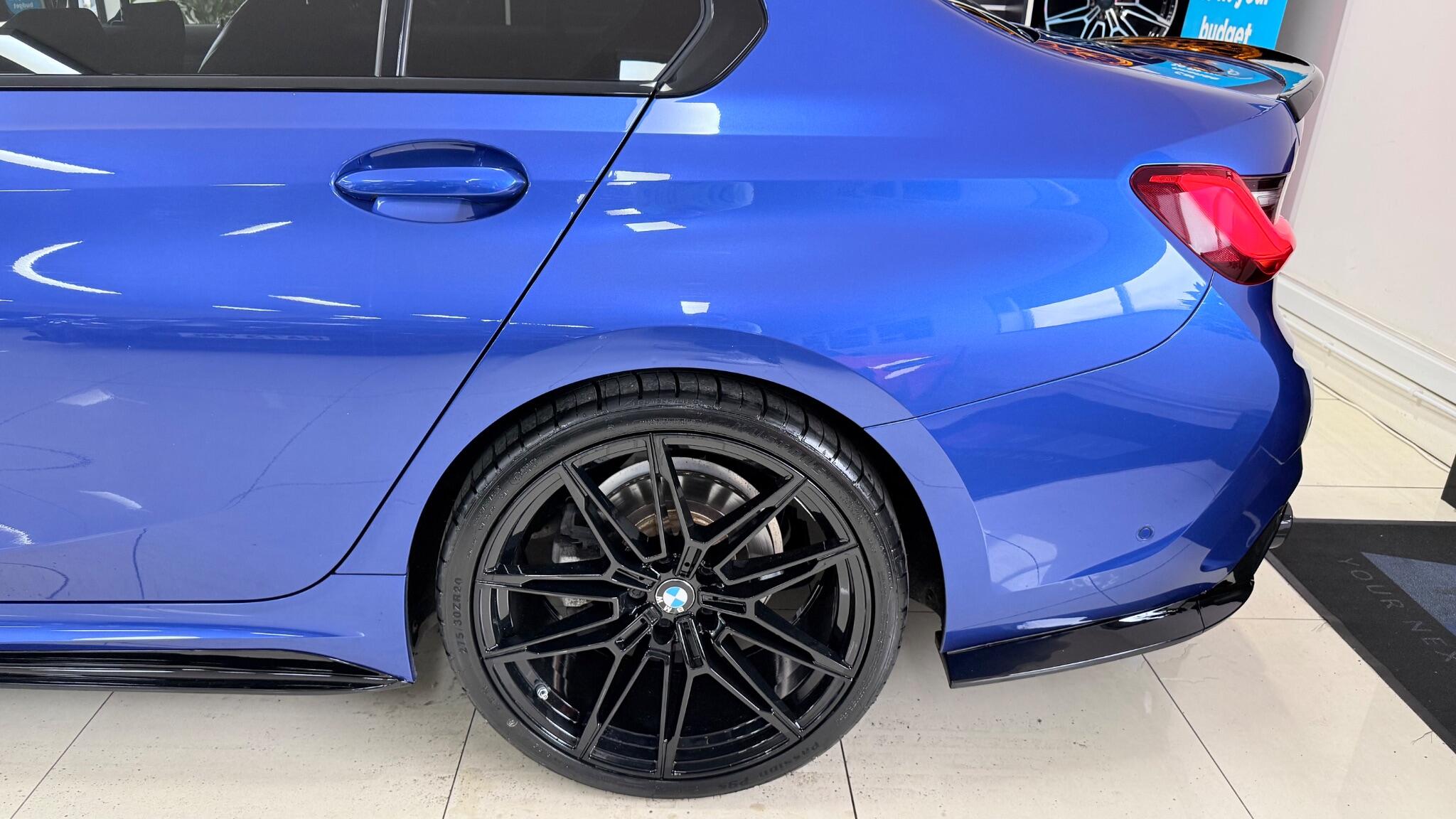 BMW 3 Series view 38