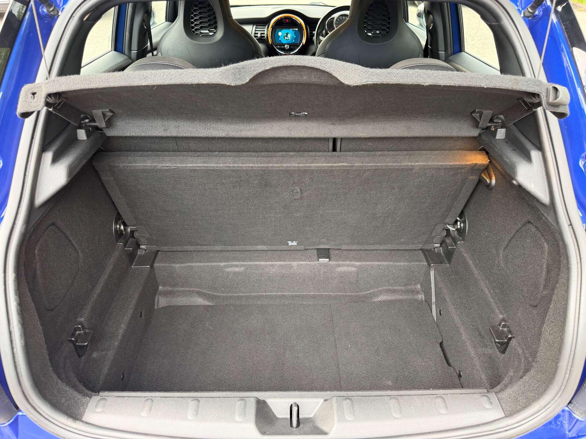 Mini Hatch view 35