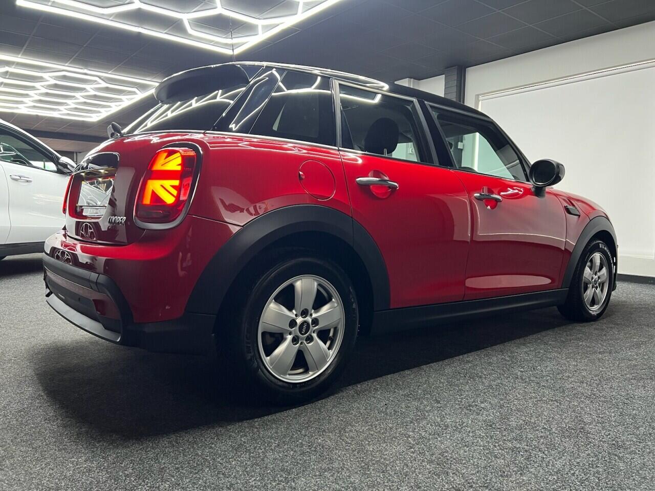Mini Hatch view 14