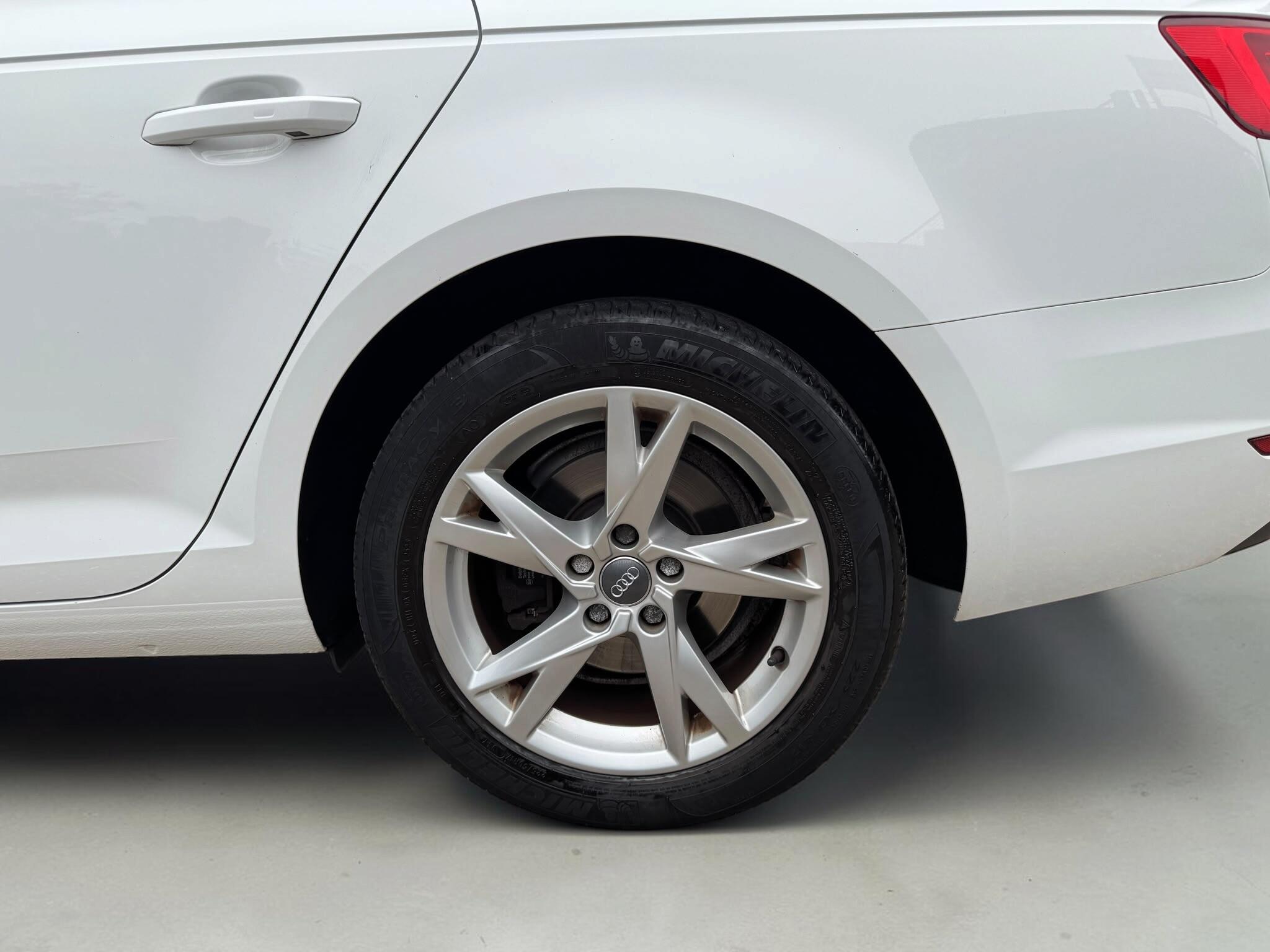 Audi A4 view 30