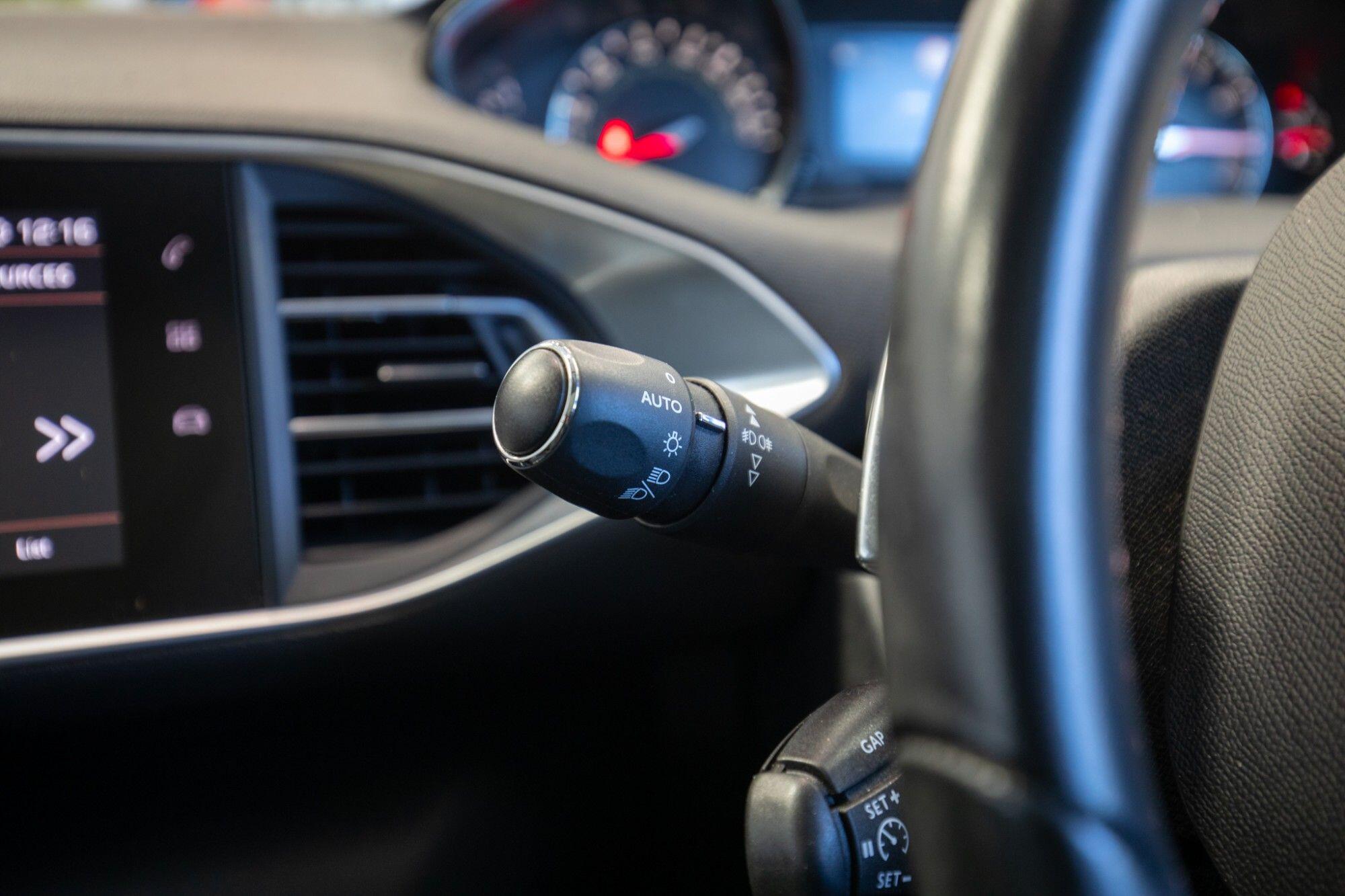 Peugeot 308 view 32