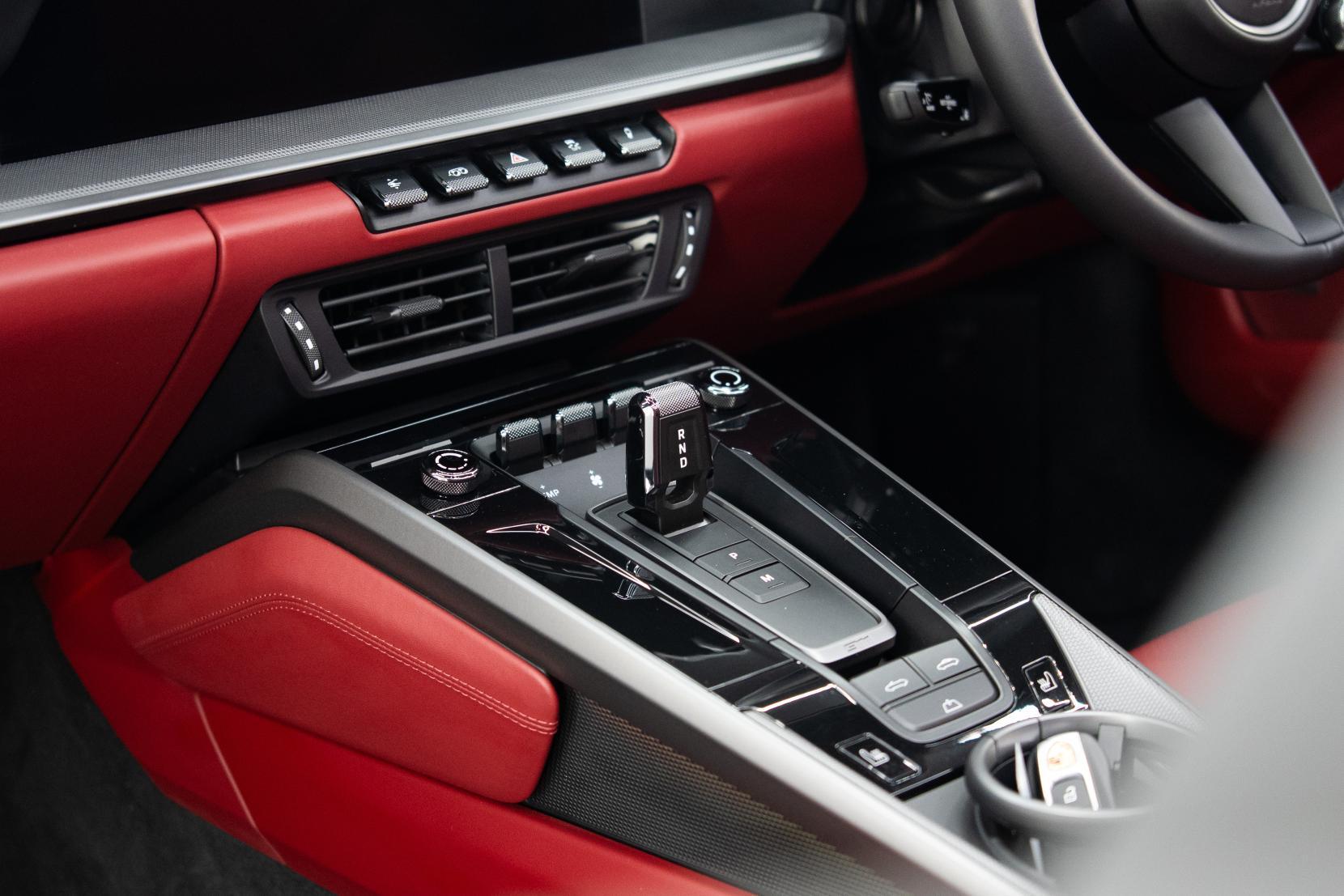 Porsche 911 view 6
