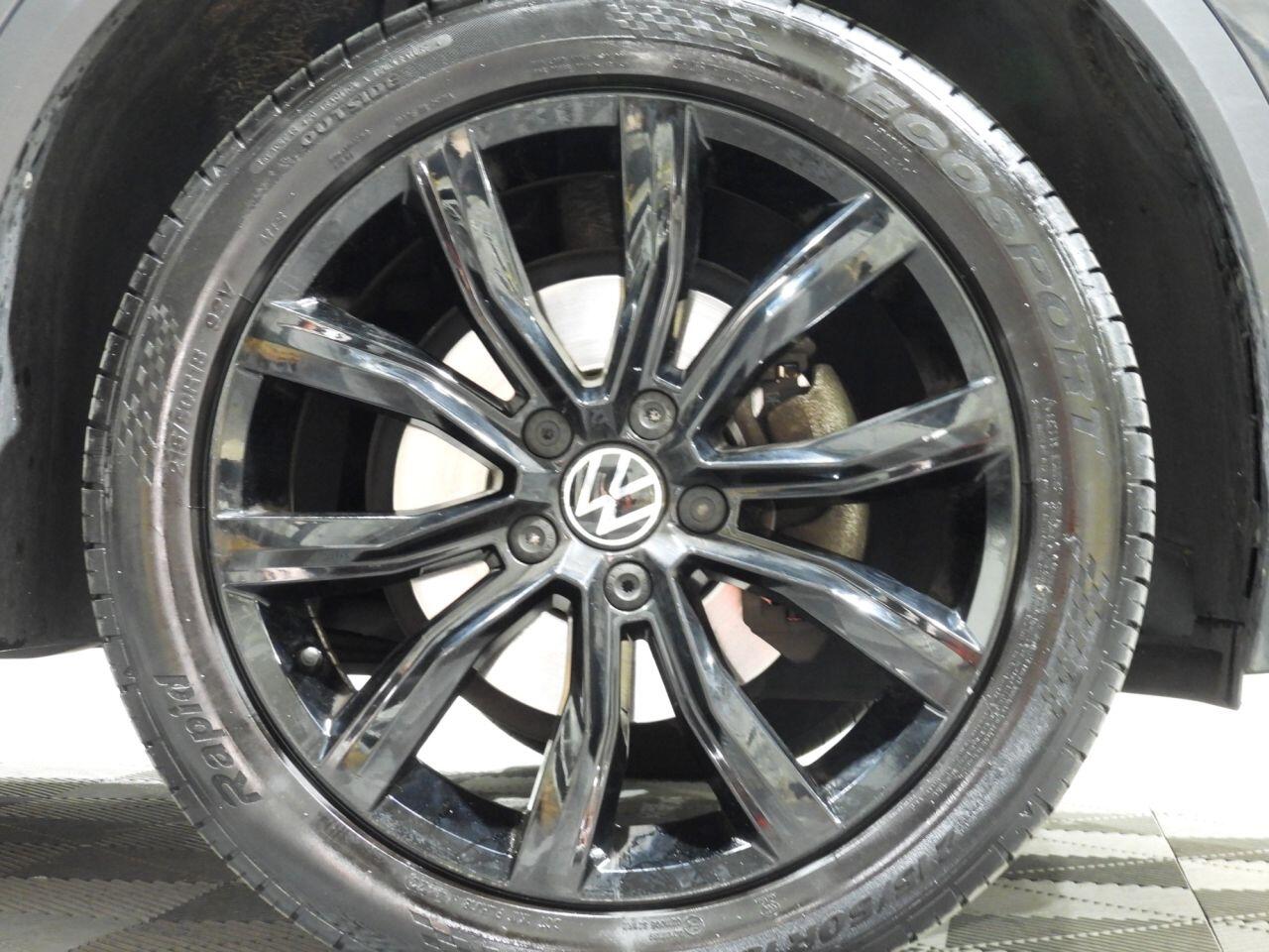 Volkswagen T-Roc view 13