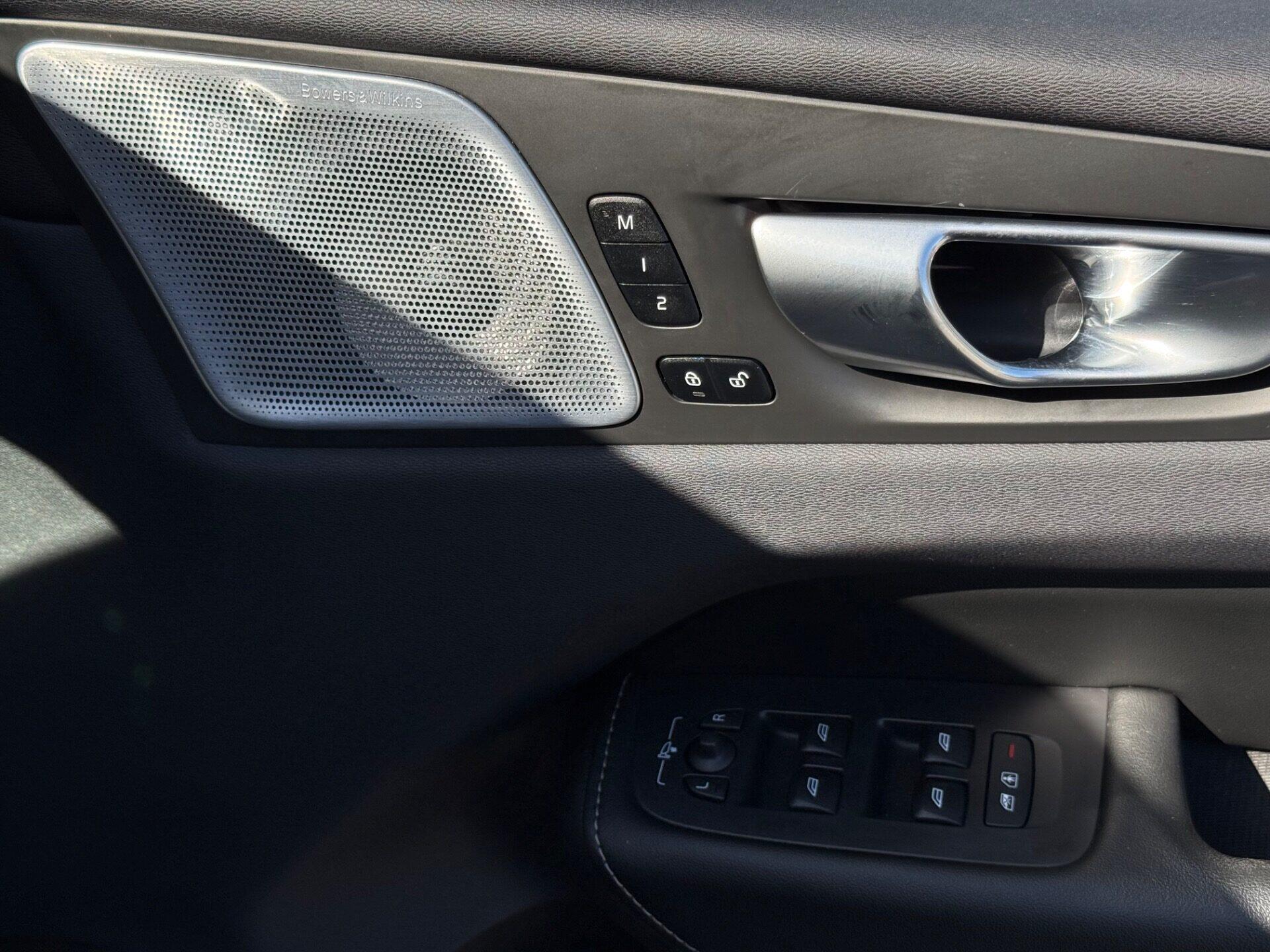 Volvo XC60 view 37