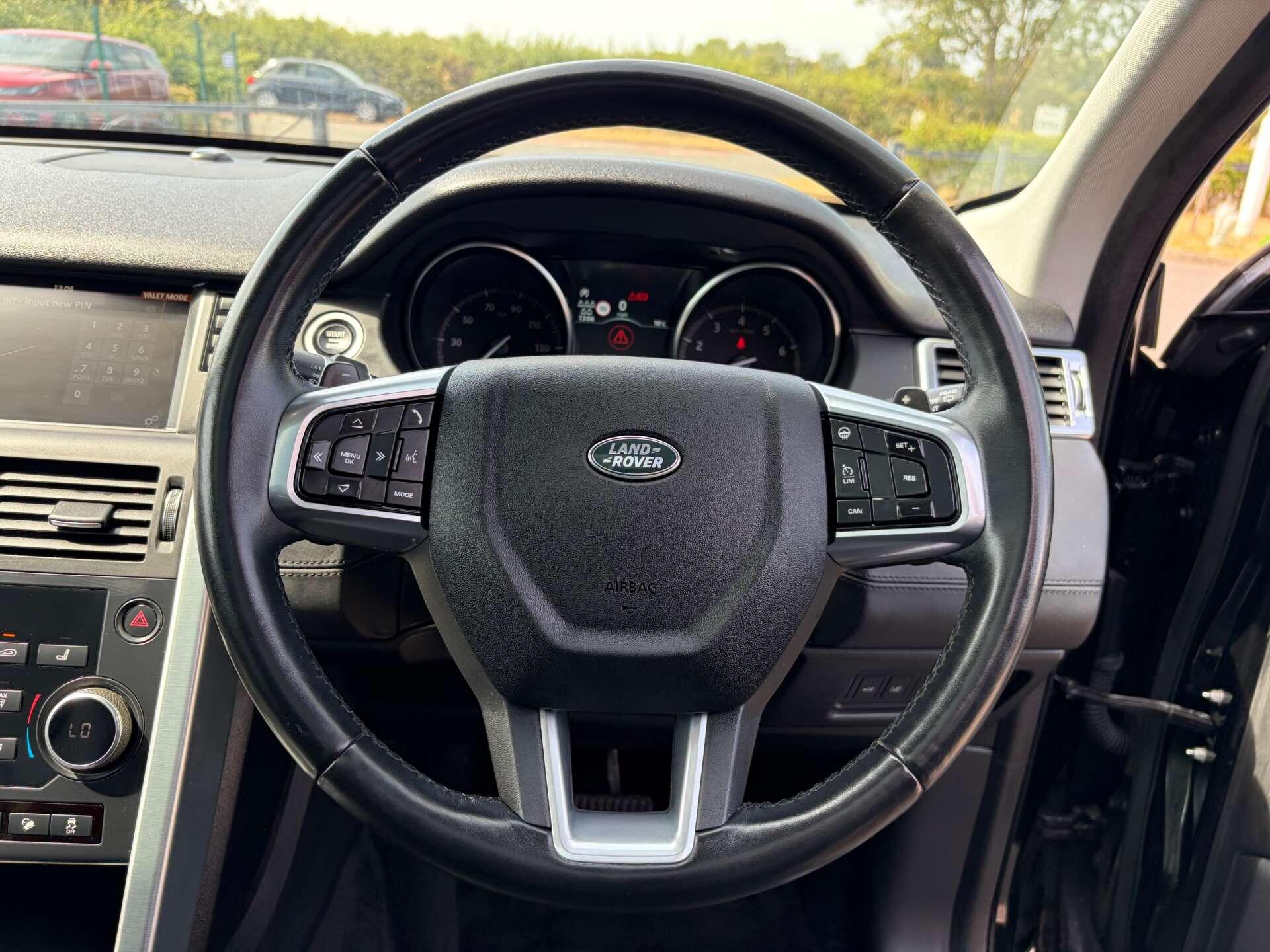 Land Rover Discovery Sport view 39