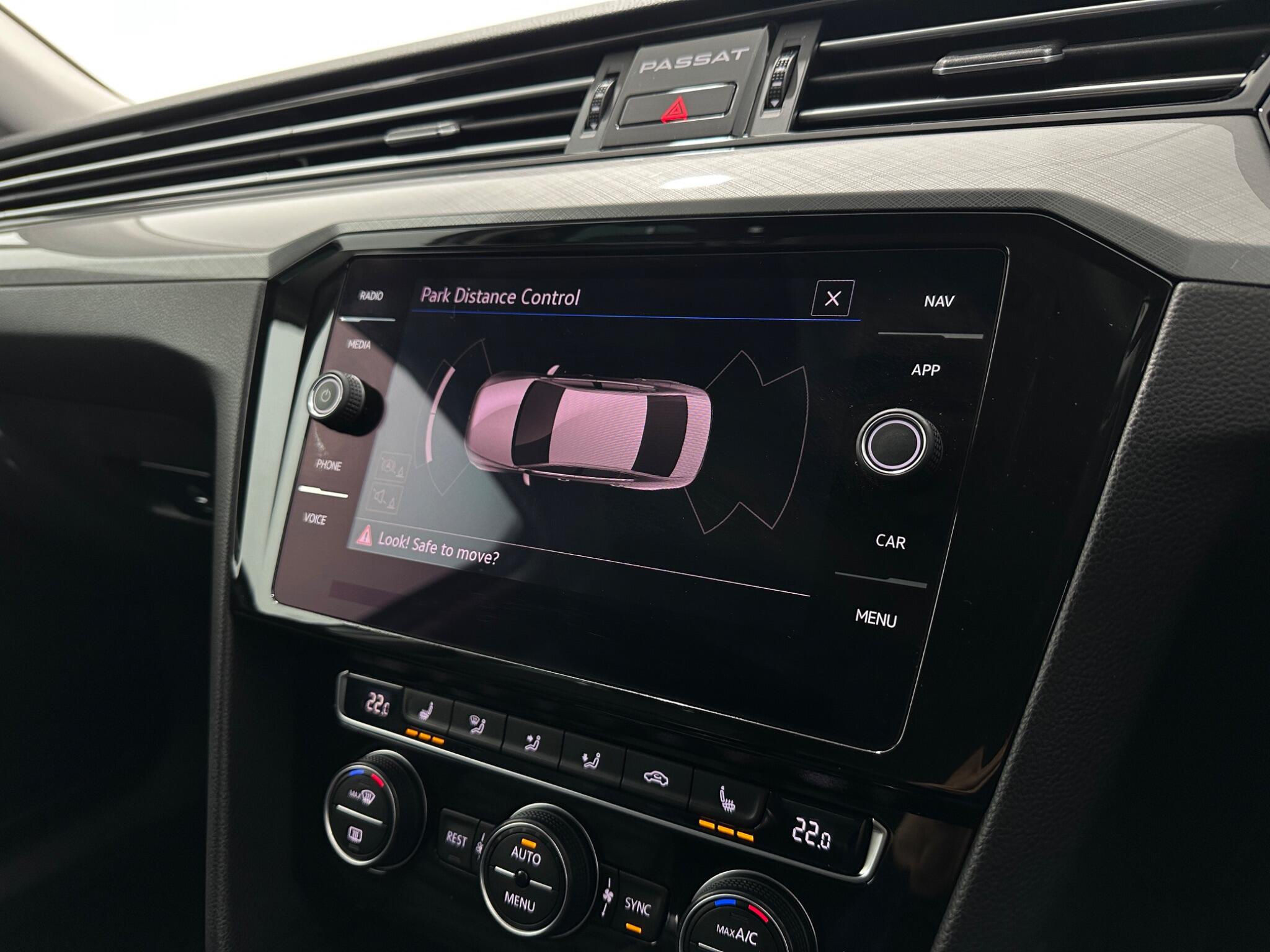 Volkswagen Passat view 23