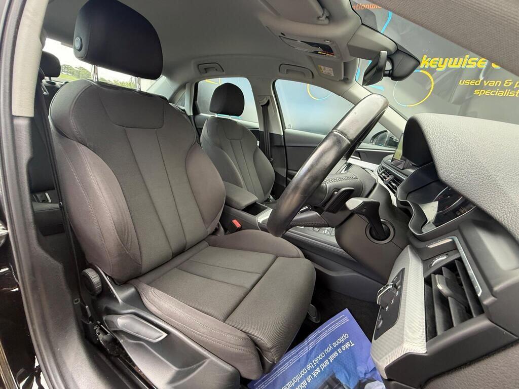 Audi A4 view 16