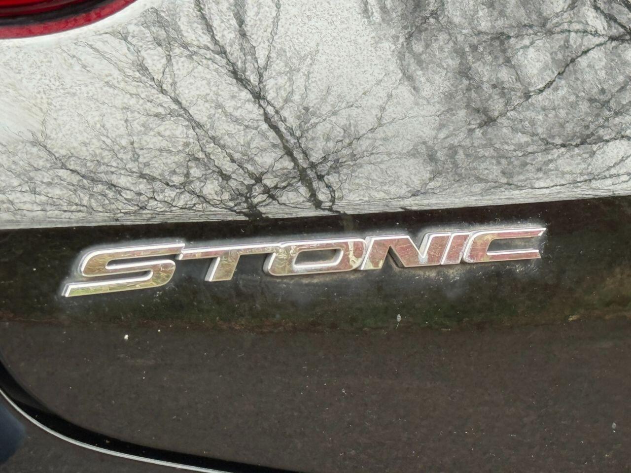 Kia Stonic view 45