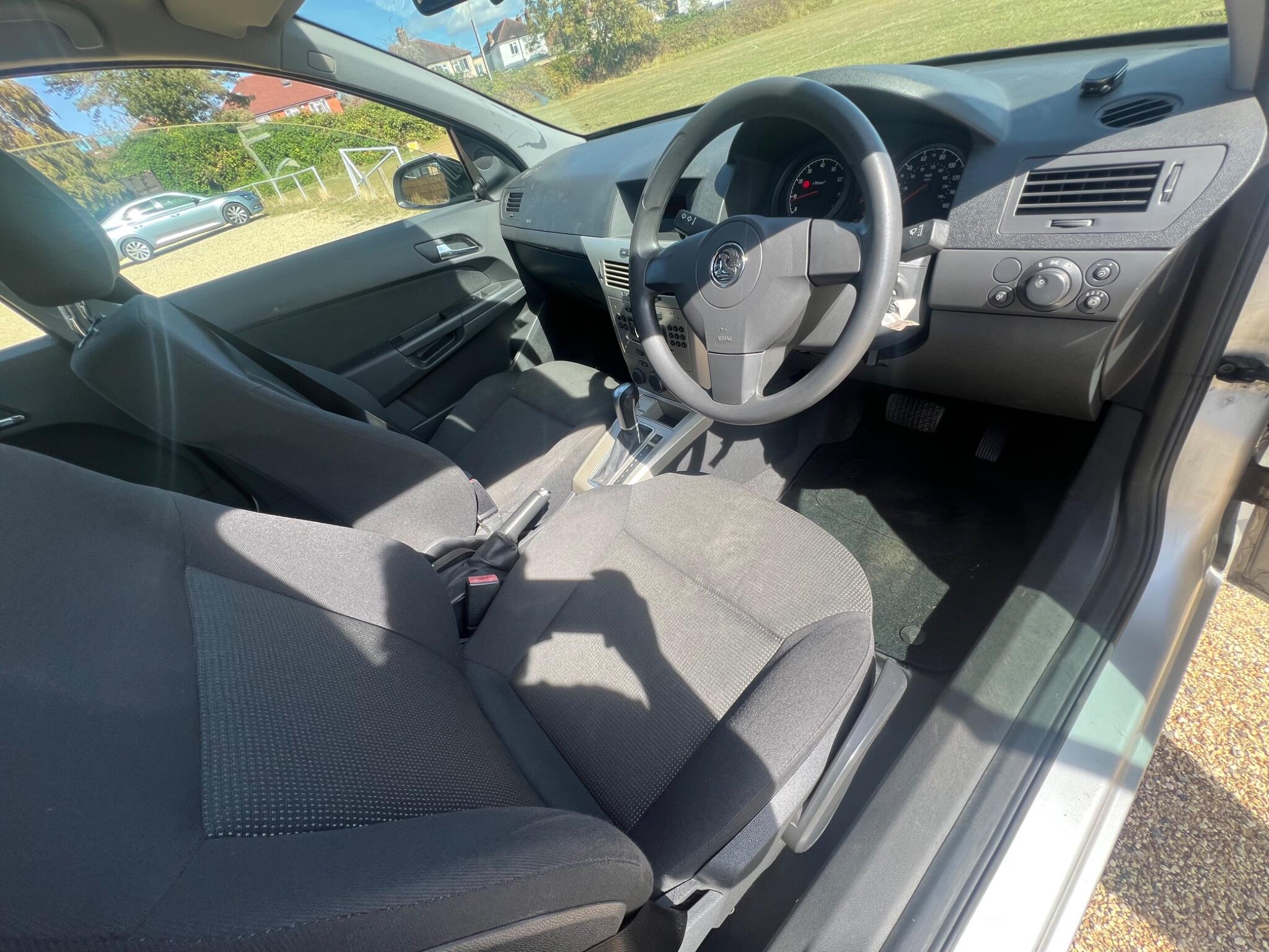 Vauxhall Astra view 14