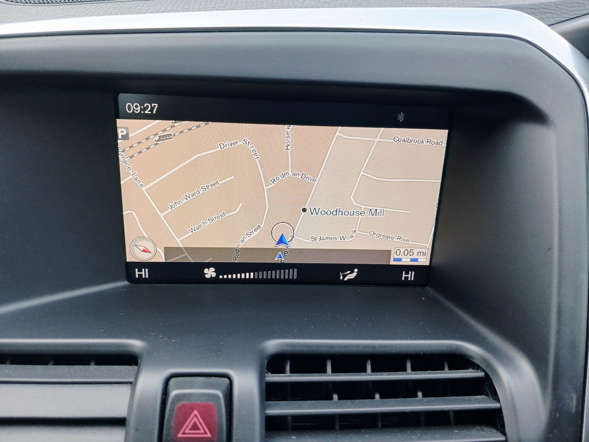 2017 Volvo XC60 image 36