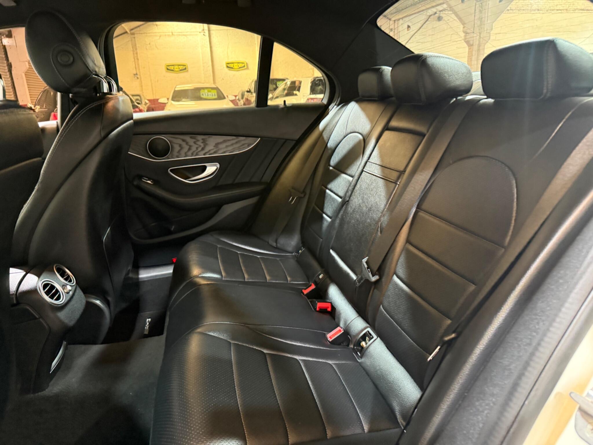 Mercedes-Benz C-Class view 25