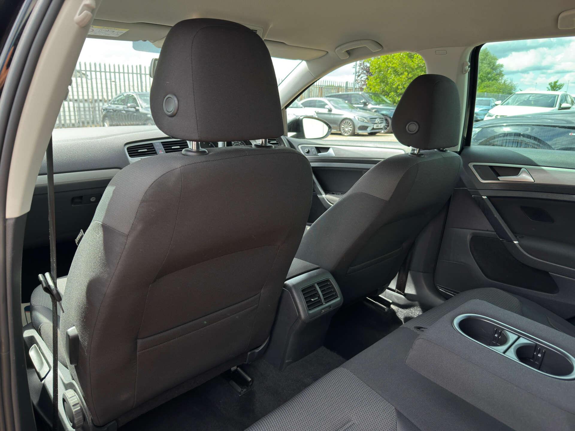 Volkswagen Golf view 25