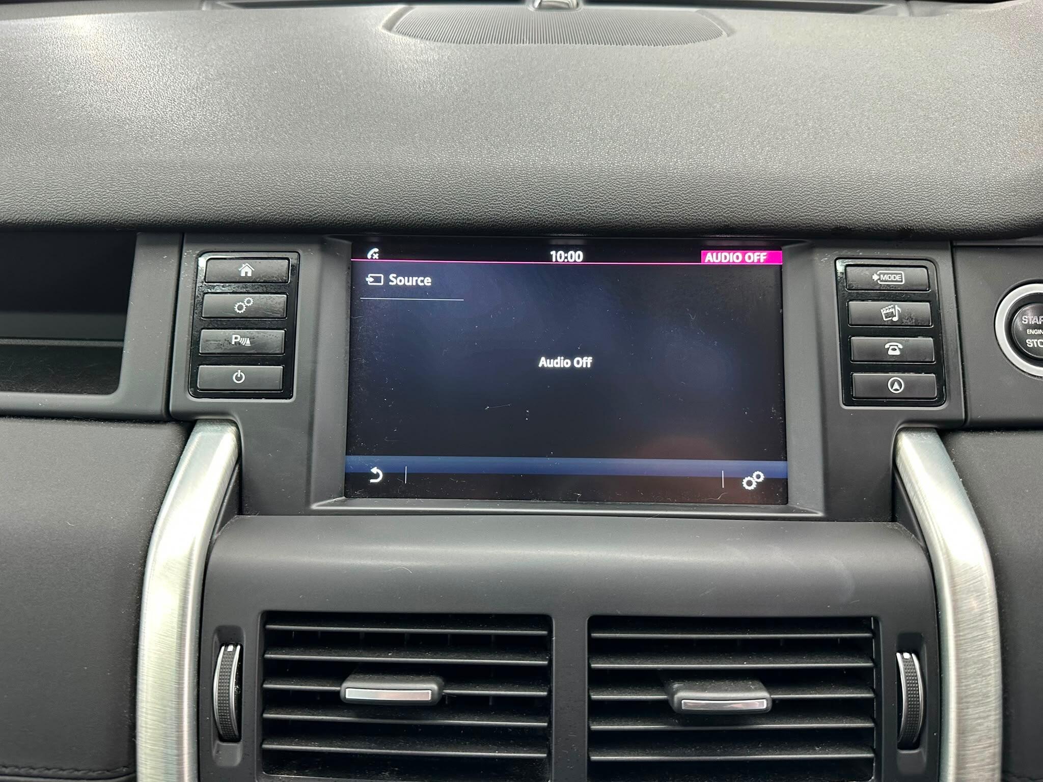 Land Rover Discovery Sport view 38