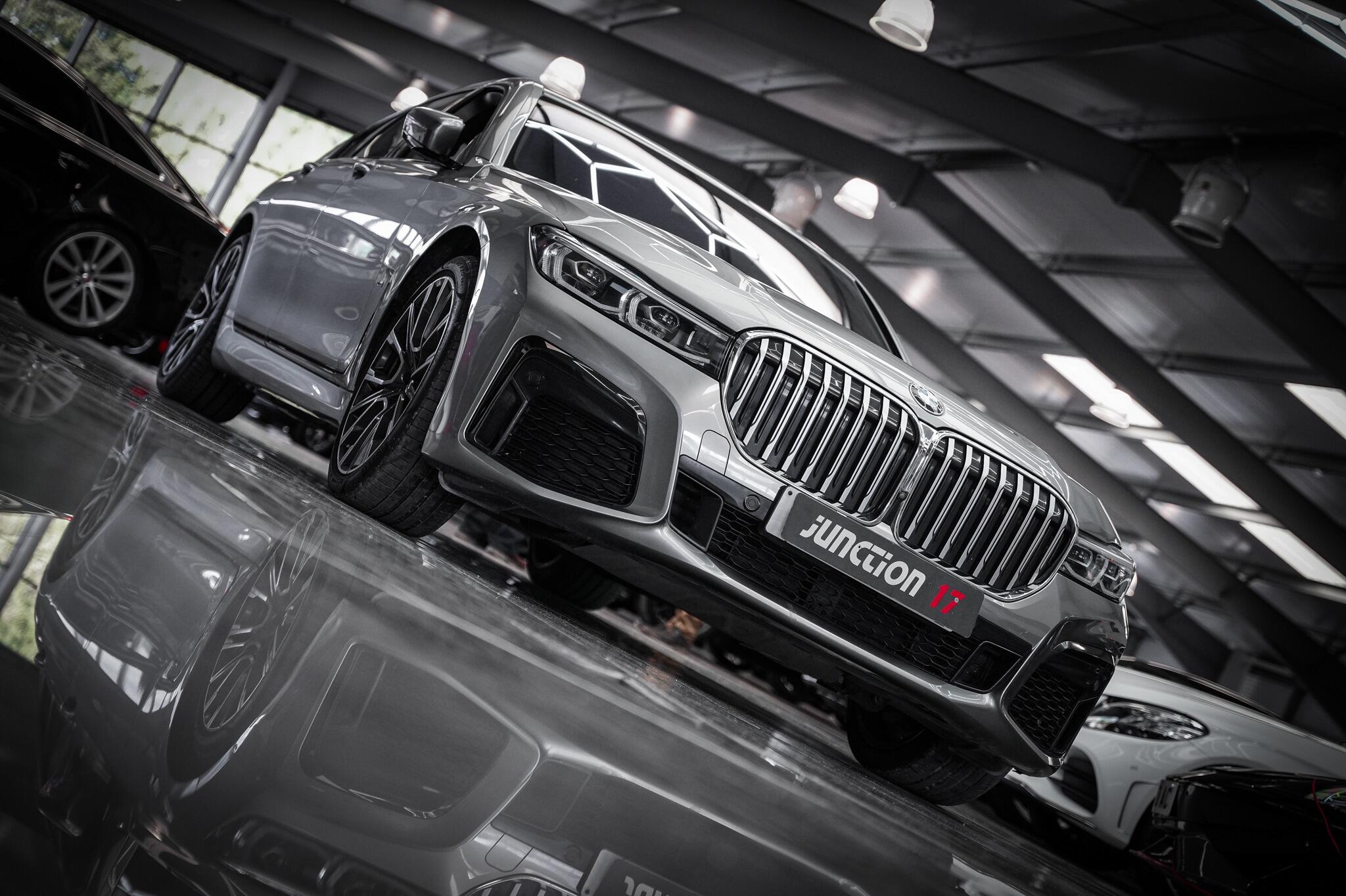 BMW 7 Series view 31