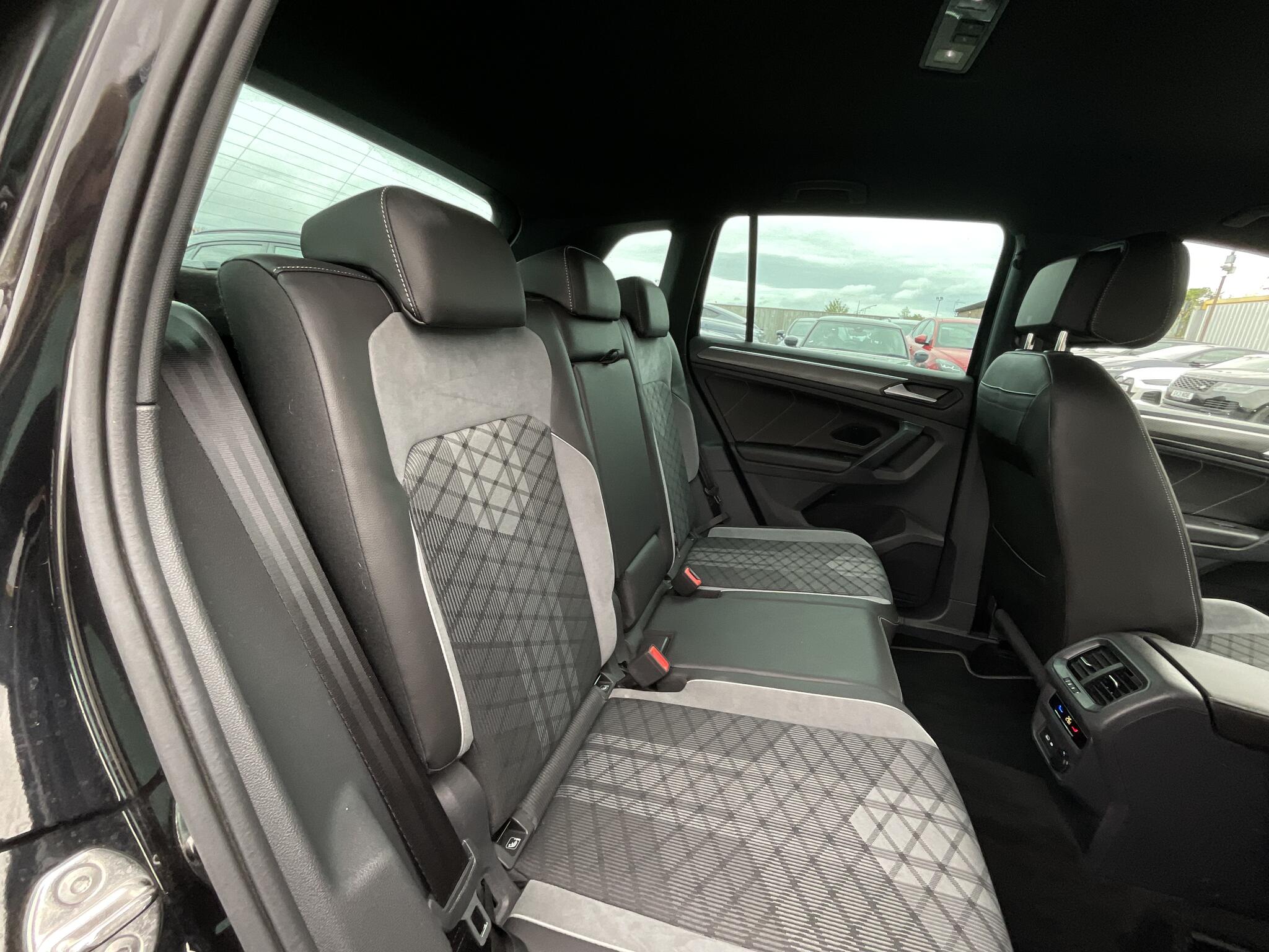 Volkswagen Tiguan view 11