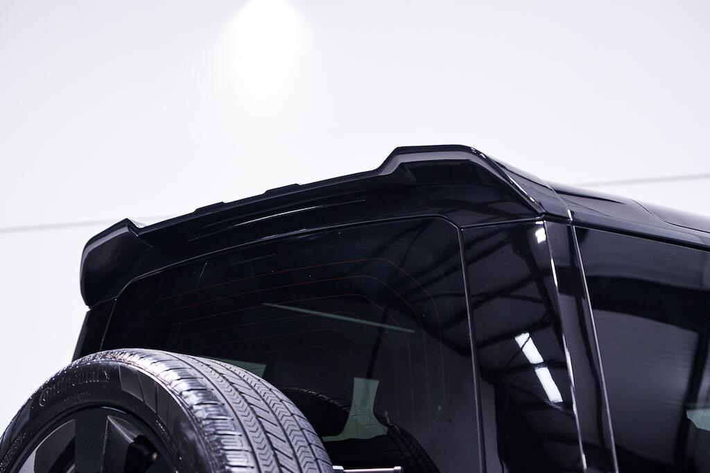 Land Rover Defender view 10
