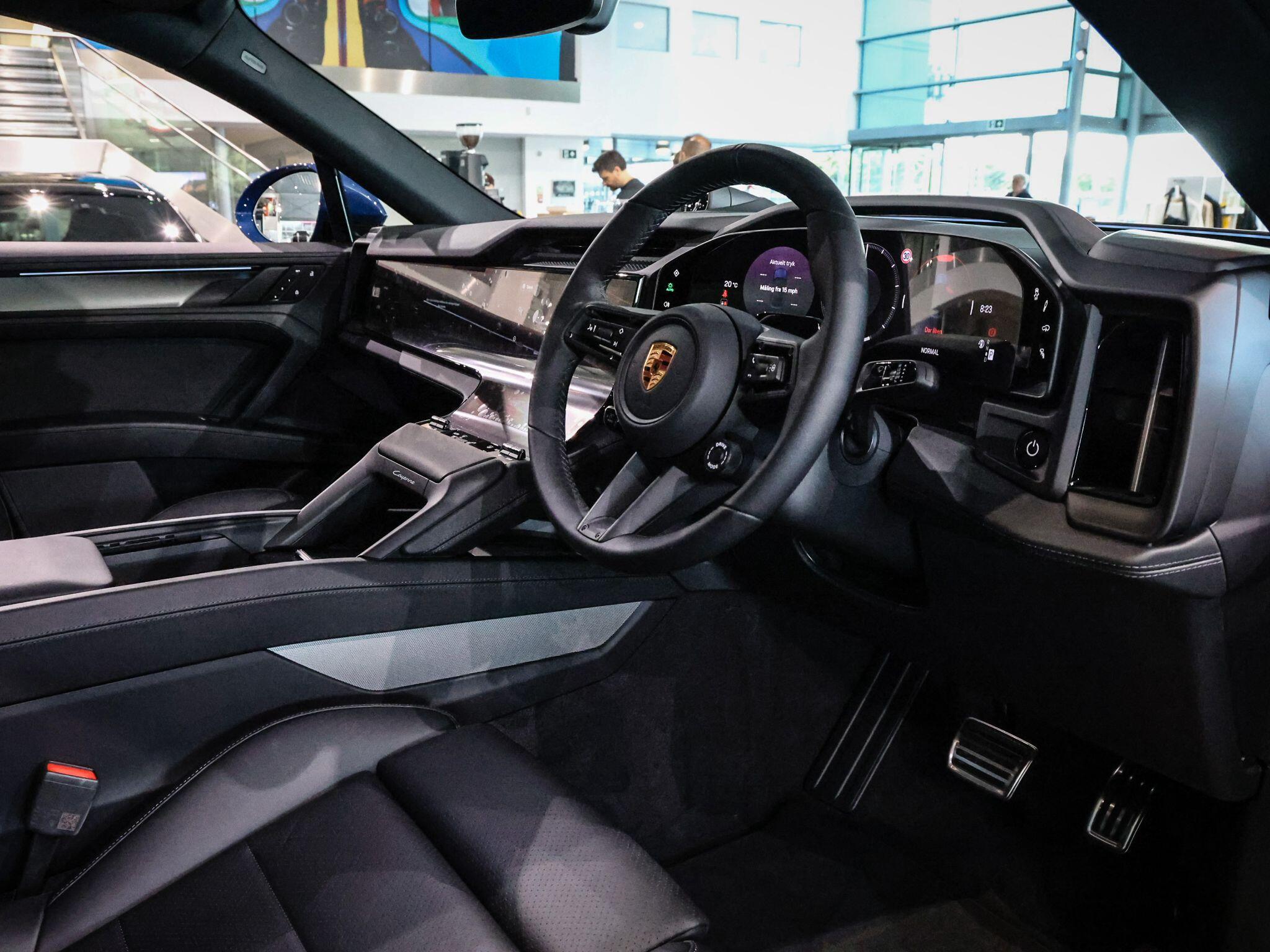 Porsche Cayenne view 6