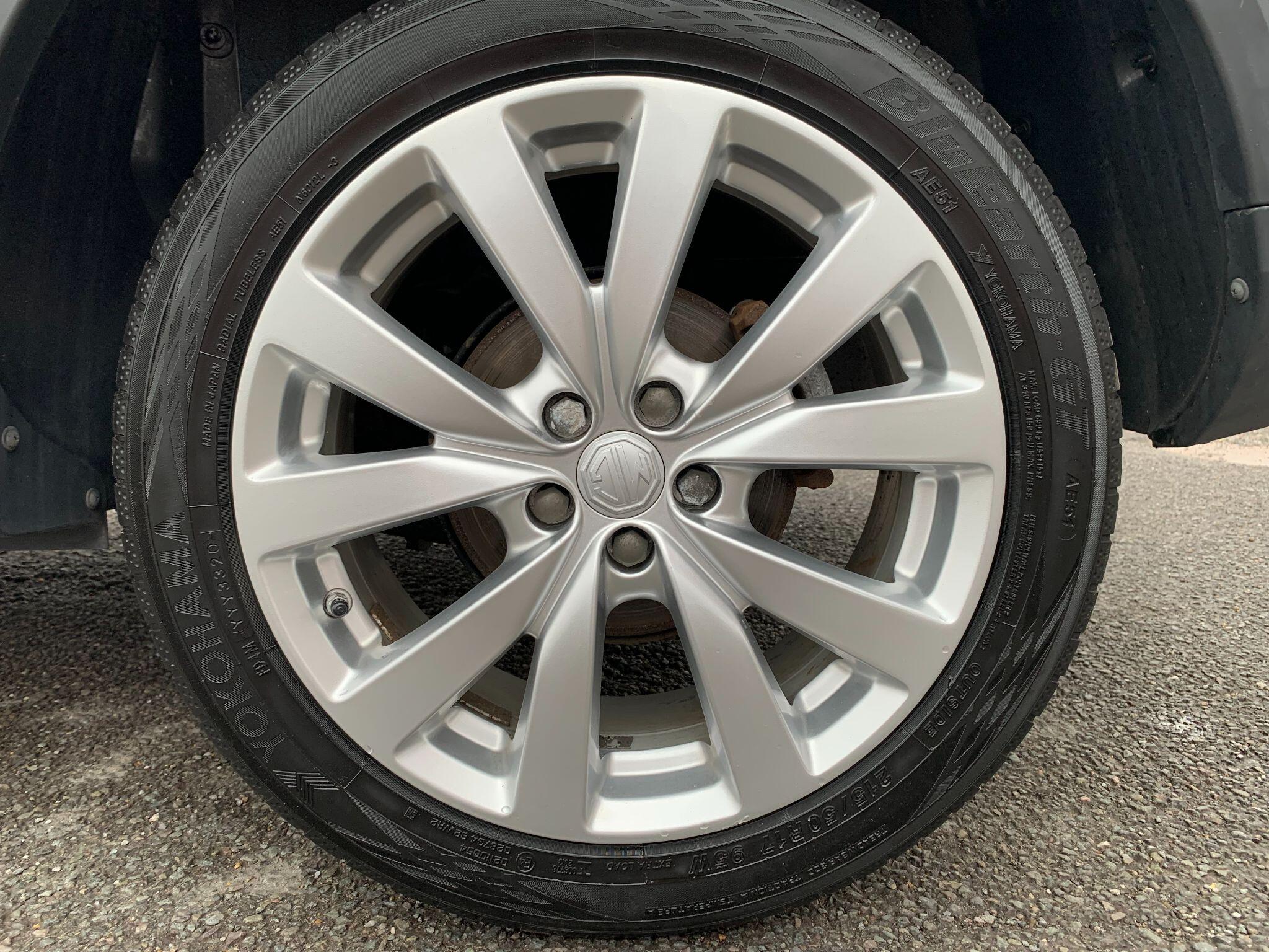 MG MG ZS view 40