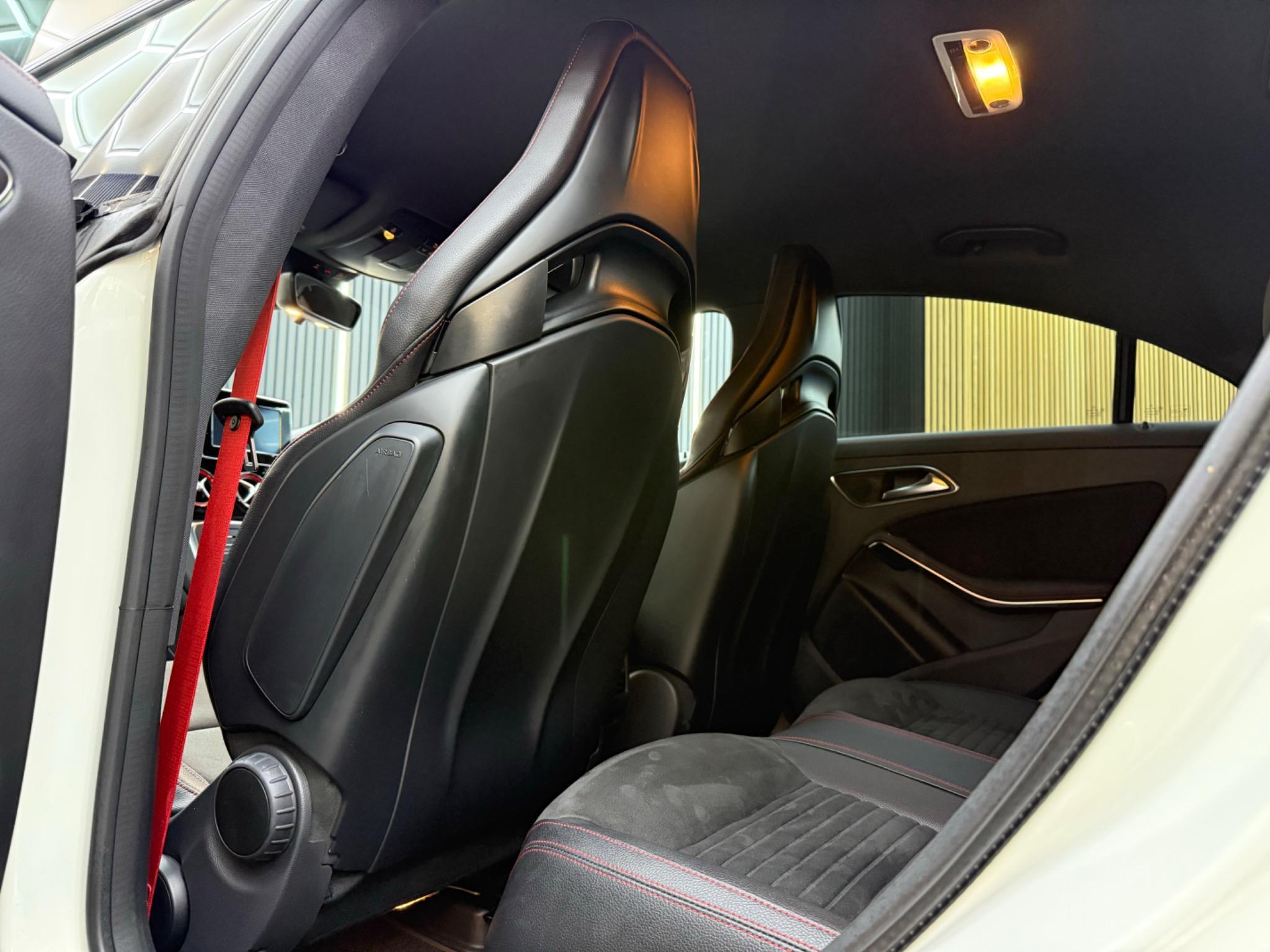 Mercedes-Benz Cla view 14