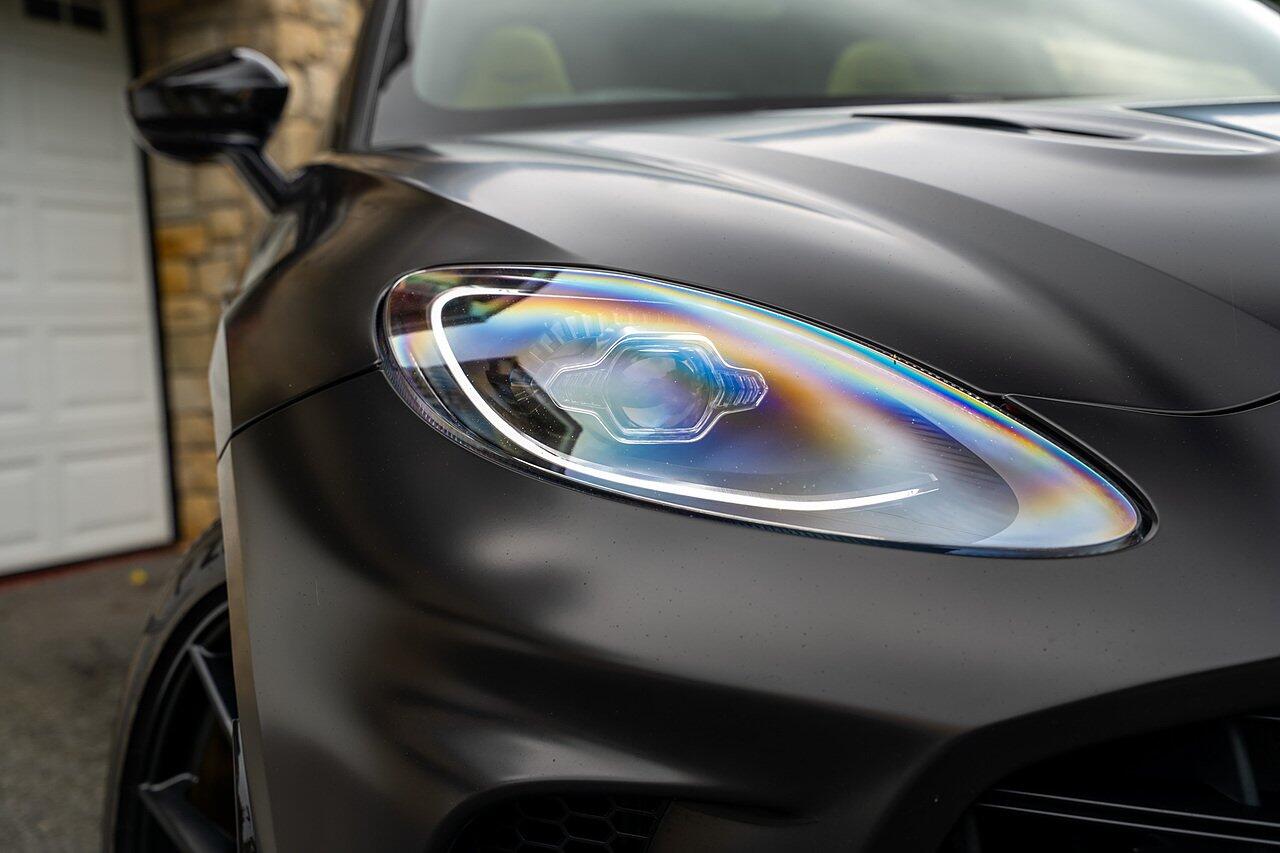Aston Martin DBX view 31